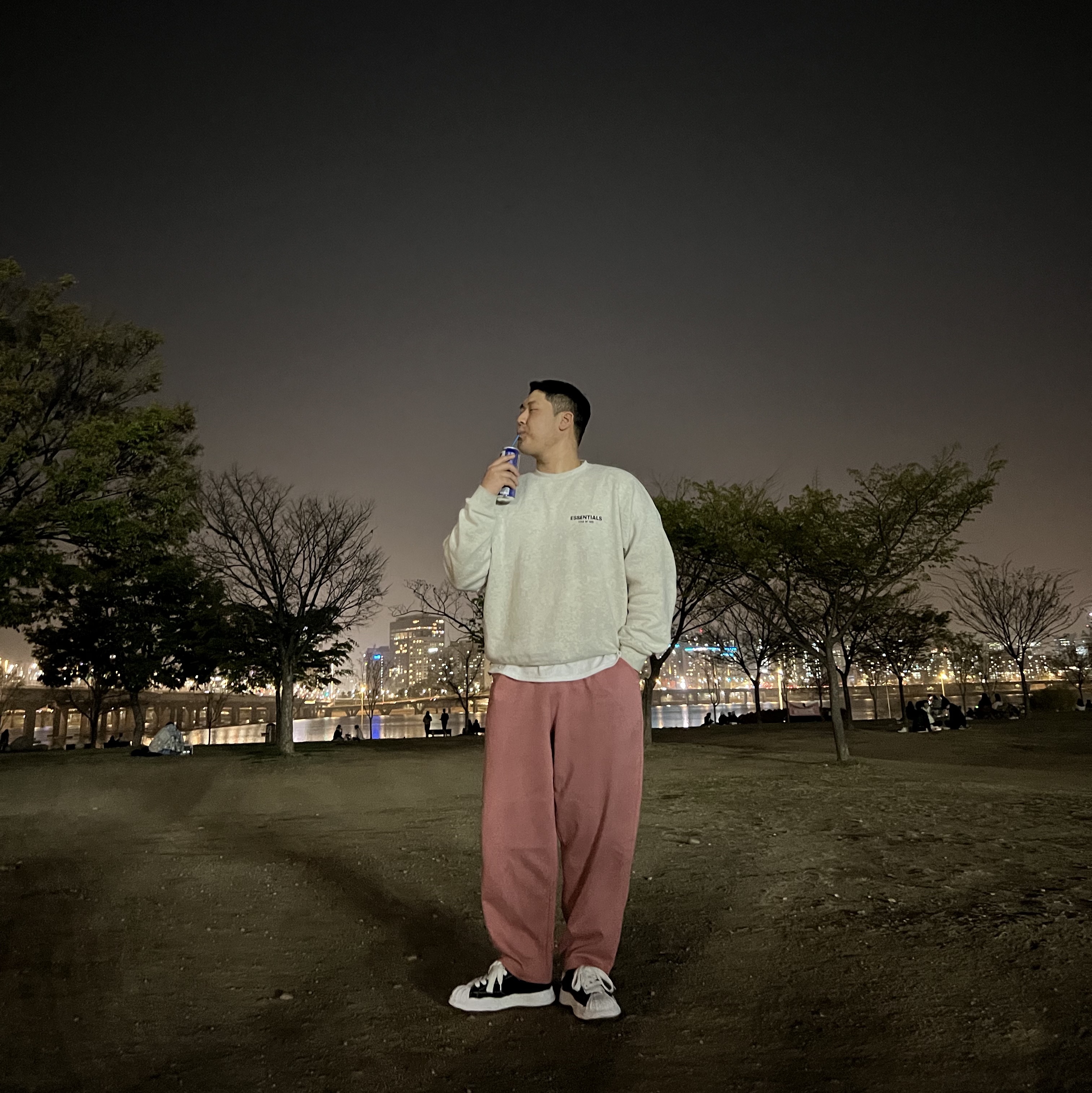 Maison Mihara Yasuhiro Blakey OG Sole Canvas Low-top Sneakers Black White, Essentials The Core Collection Crewneck Sweatshirt Light Oatmeal 착용 스타일