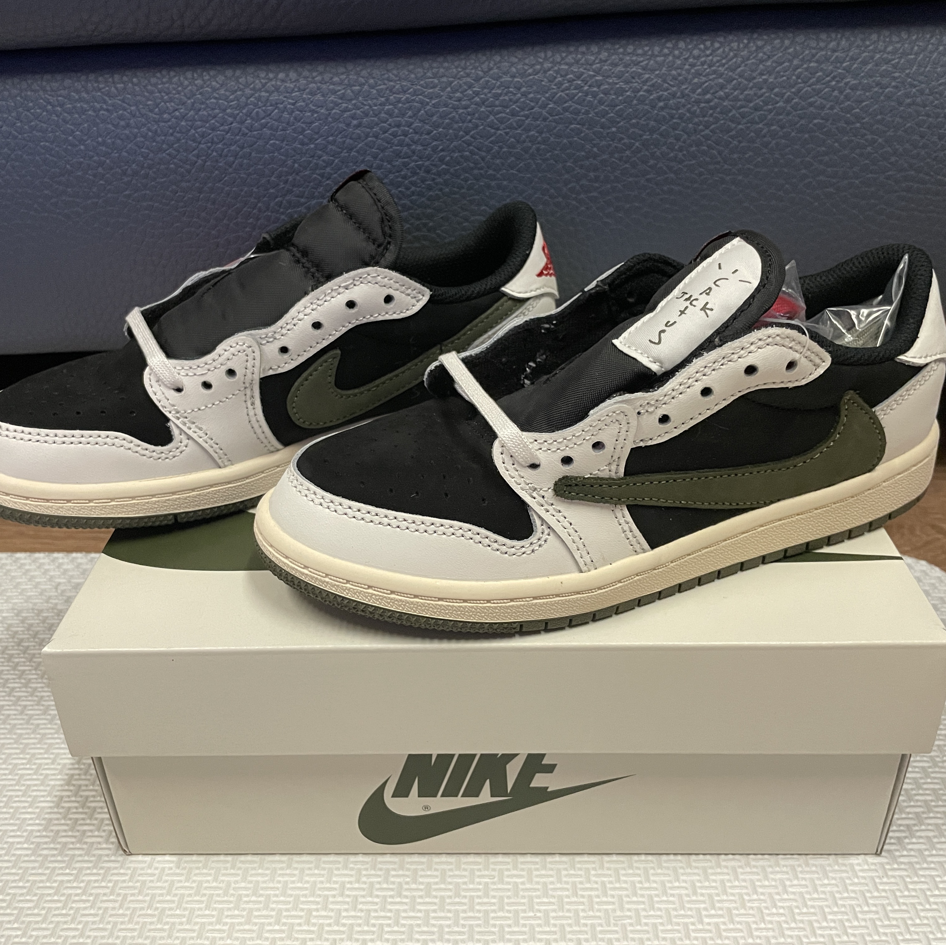 (PS) Jordan 1 x Travis Scott Retro Low OG SP Medium Olive 착용 스타일