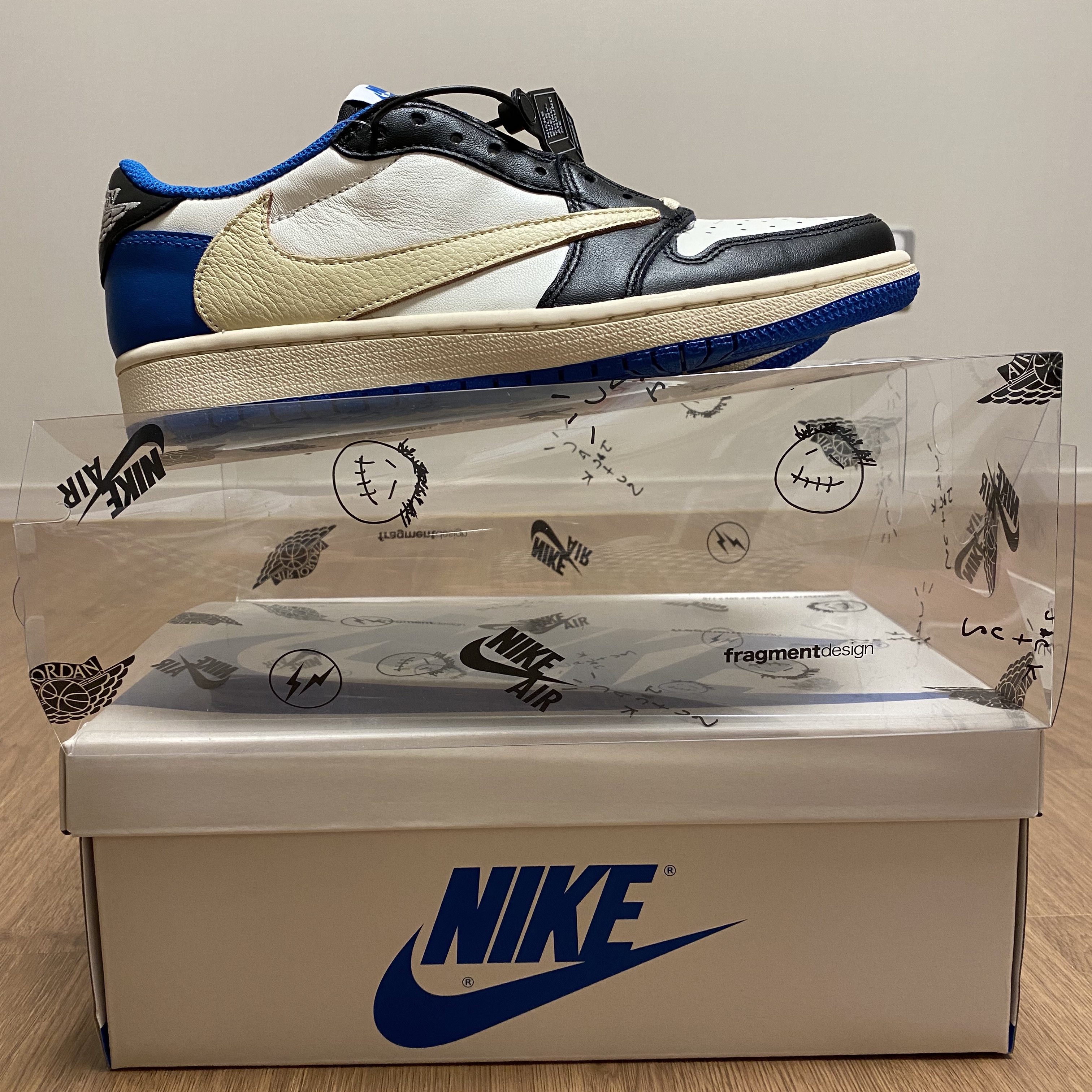 Jordan 1 x Travis Scott x Fragment Retro Low OG SP Military Blue 착용 스타일