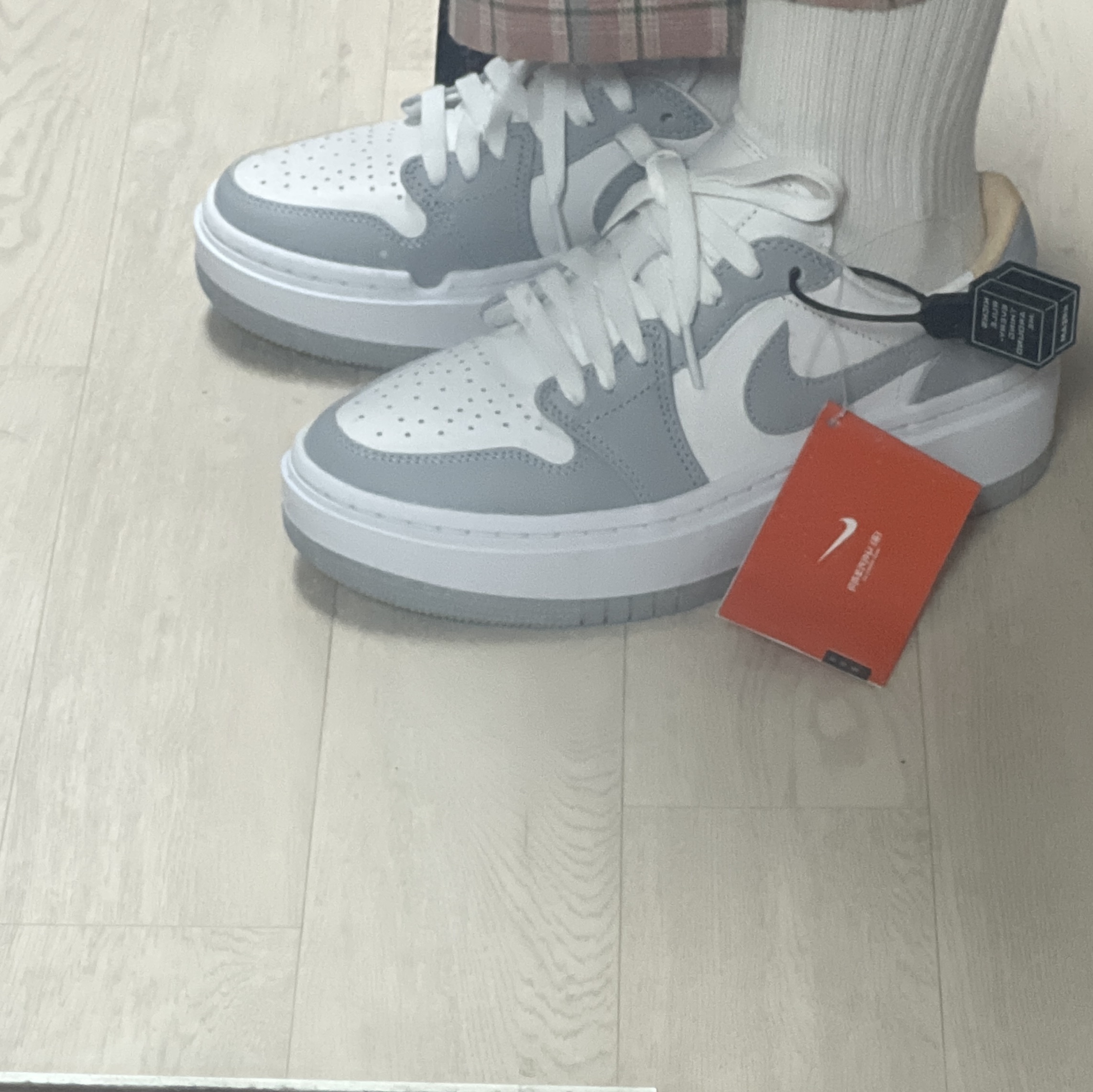 (W) Jordan 1 Elevate Low White and Wolf Grey 착용 스타일