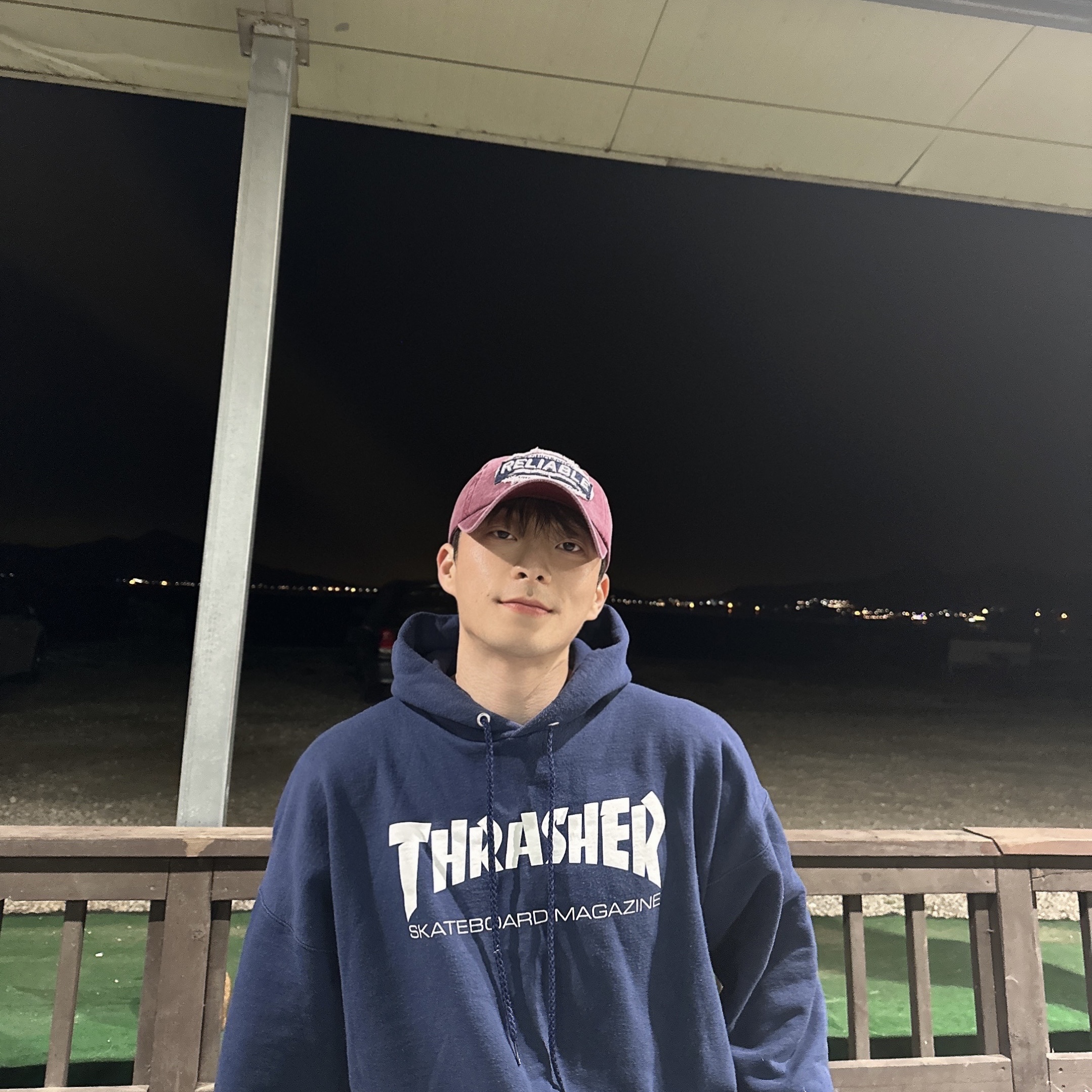 Zara x Ader Error Oversize Sweatshirt Grey, Thrasher Skate Mag Hood Navy 착용 스타일 - 2