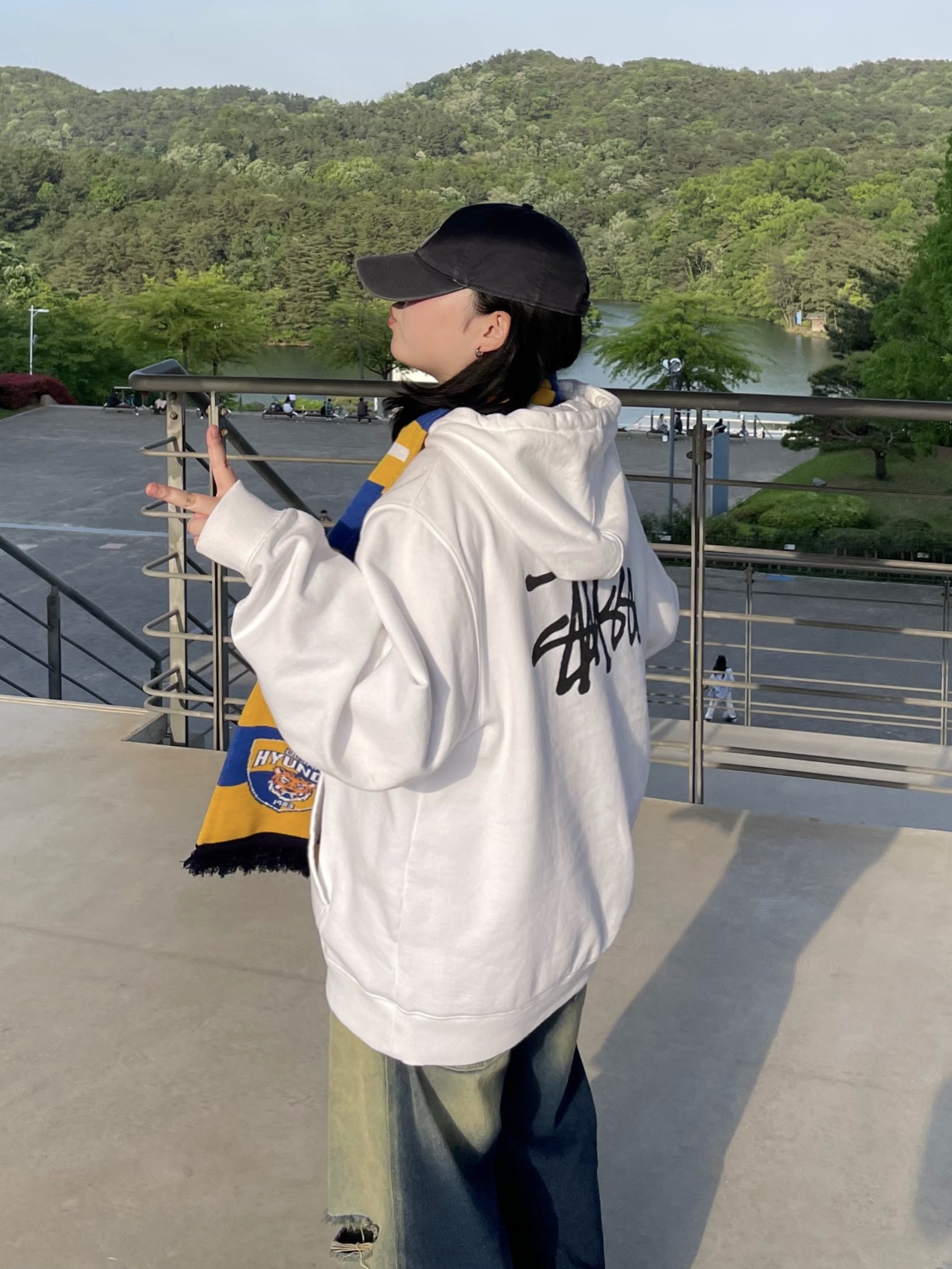 Stussy Basic Stussy Hoodie White 2022 착용 스타일 - 1