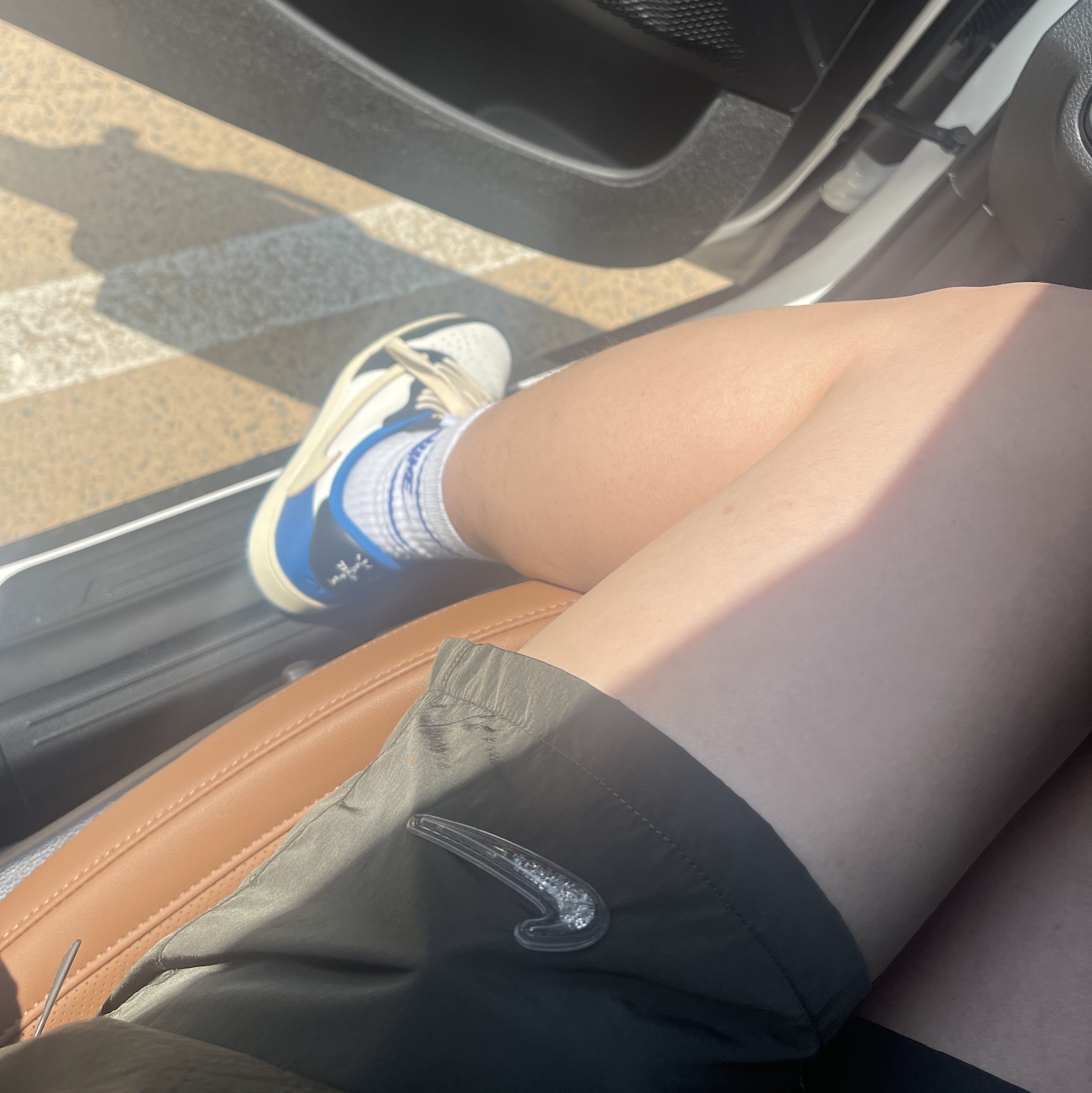 Jordan 1 x Travis Scott x Fragment Retro Low OG SP Military Blue, Nike x Drake Nocta x Cactus Plant Flea Market Souvenir Cactus T-Shirt White (DR2630-100) 착용 스타일 - 2