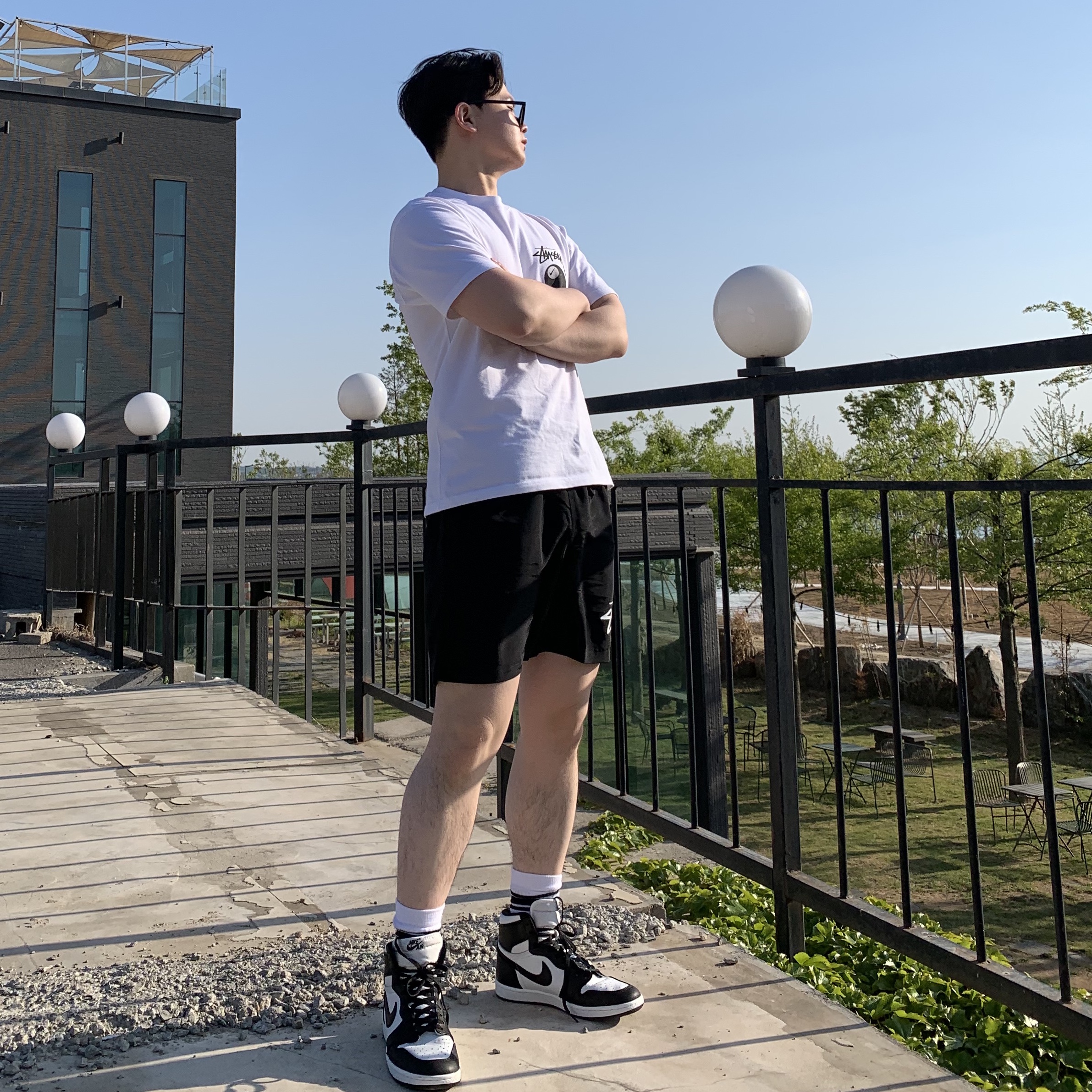 Nike x Stussy NRG FL SS 8 Ball T-Shirt White (DO9323-100) 착용 스타일 - 3