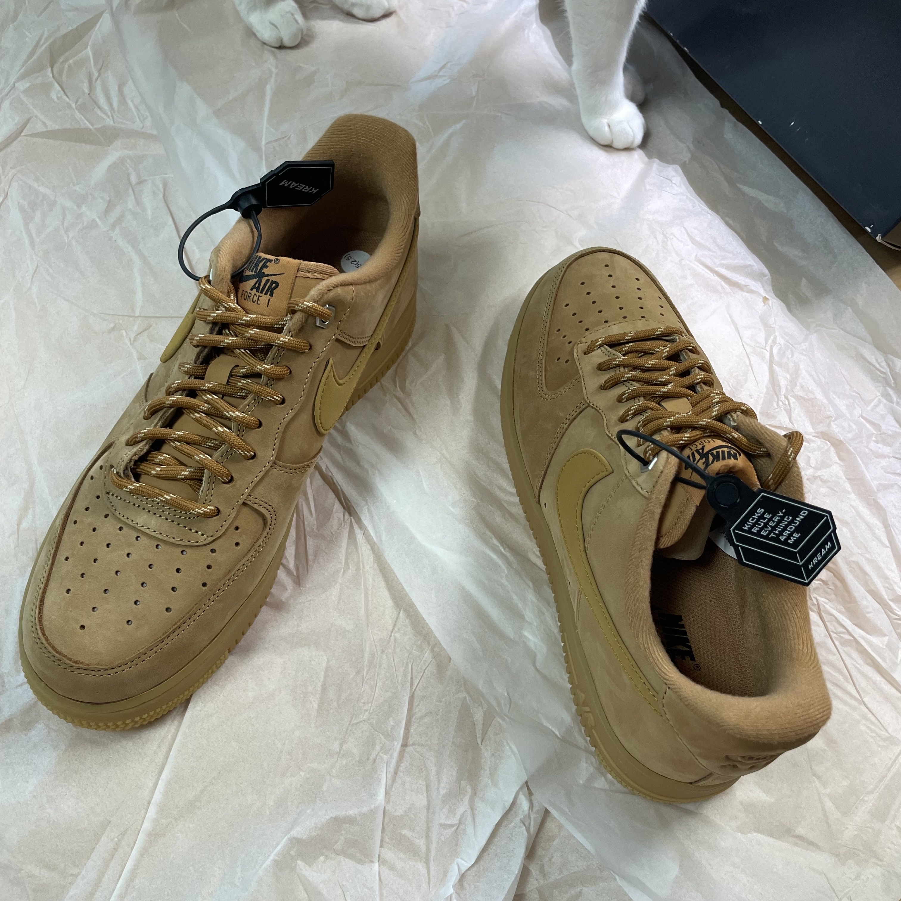 Nike Air Force 1 '07 WB Flax 착용 스타일