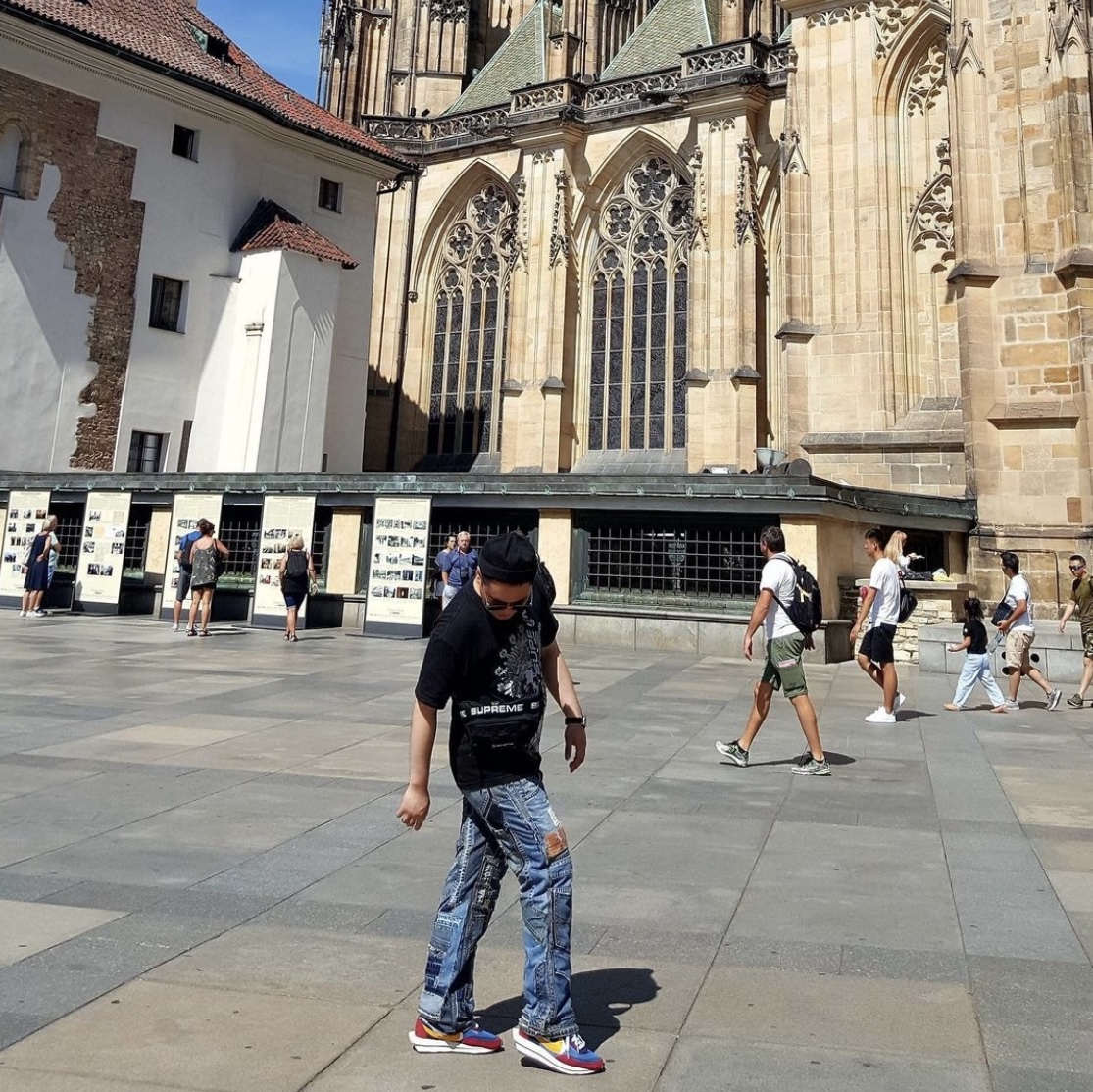 Nike x Sacai LDWaffle Blue Multi, Supreme Waist Bag Black - 18SS 착용 스타일