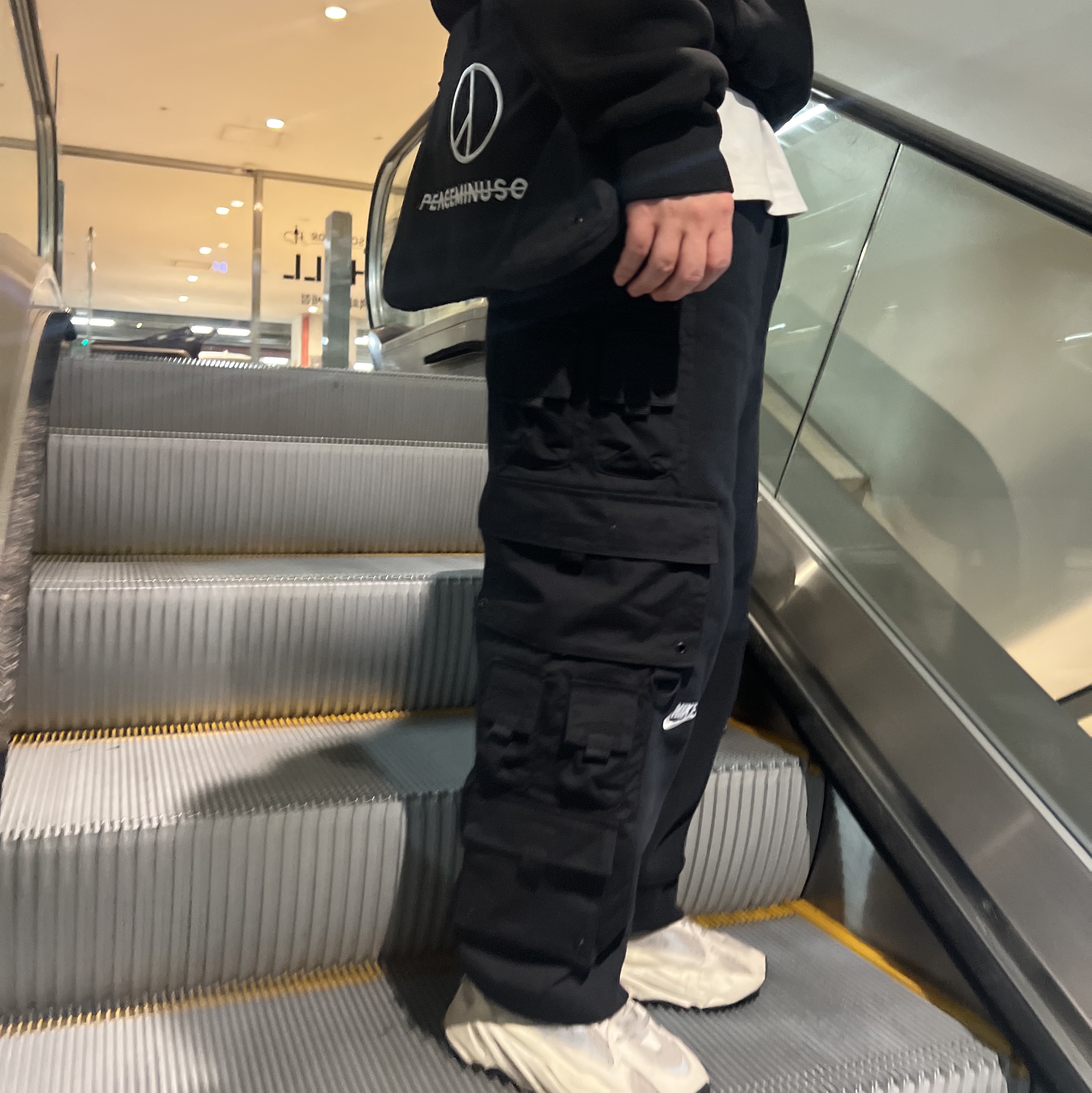 Nike x Peaceminusone Wide Pants Black (DR0096-010) 착용 스타일