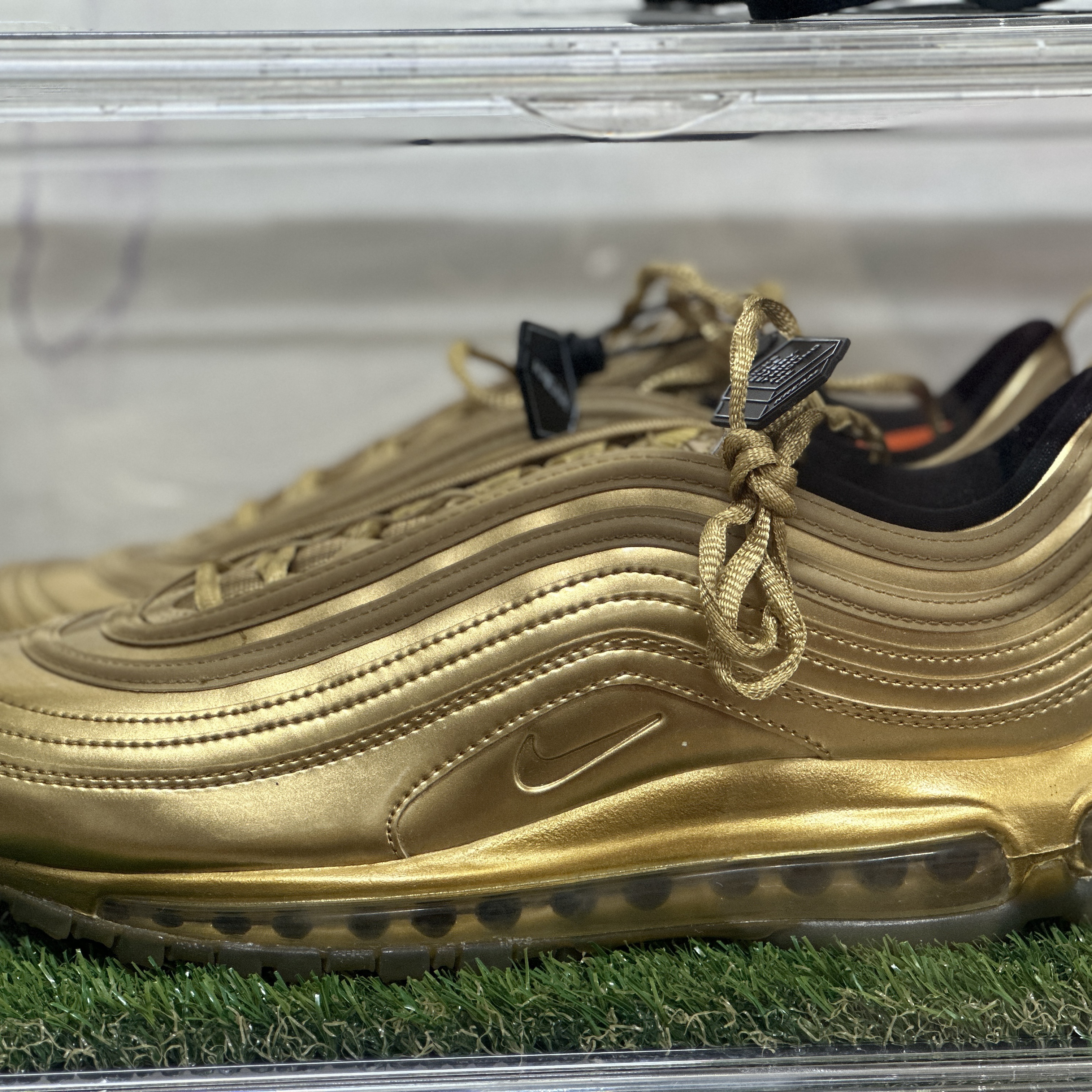 Nike Air Max 97 Olympic Gold 착용 스타일