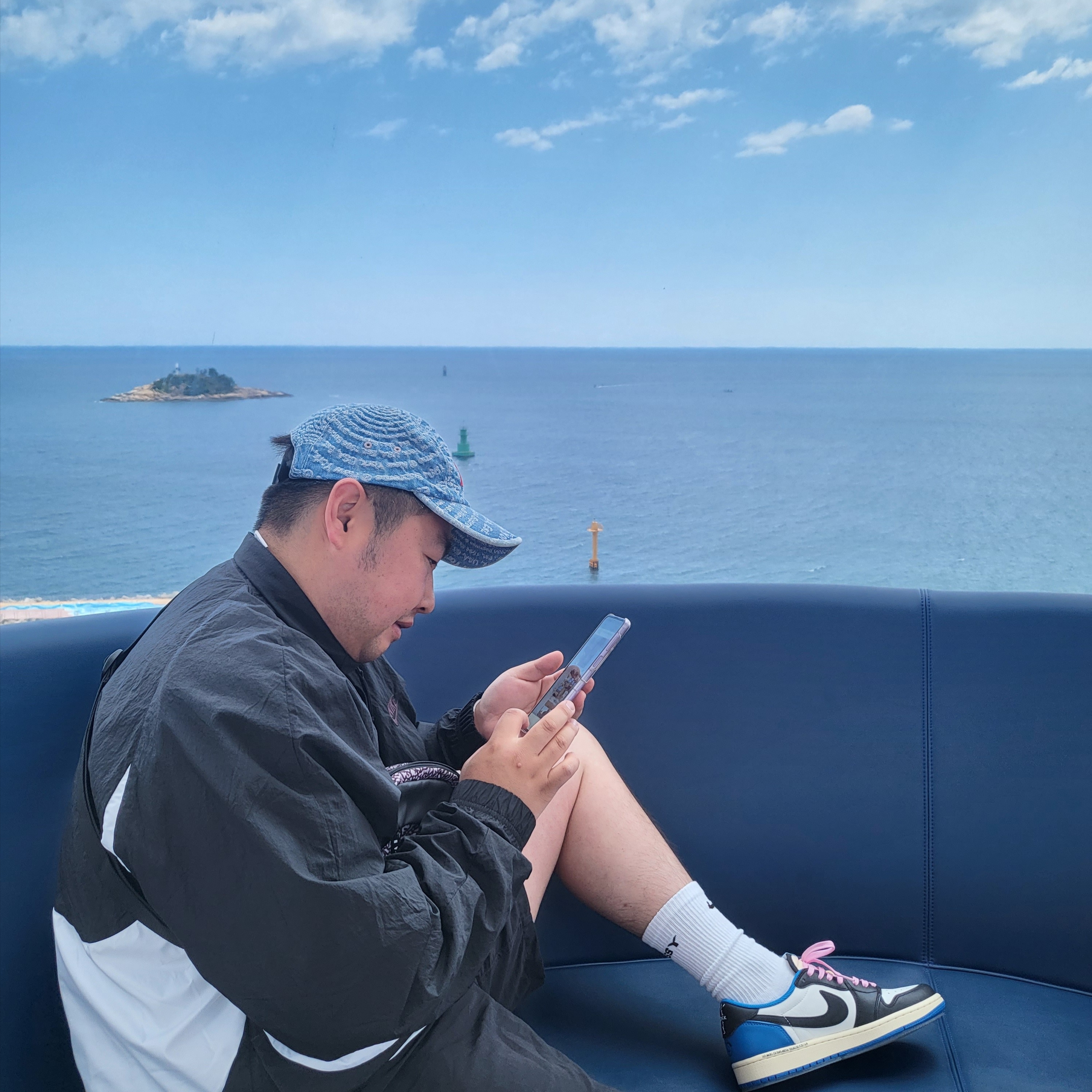 Nike NSW Big Swoosh Woven Jacket Black - Asia, Supreme Circles Jacquard Denim Camp Cap Blue - 21FW 착용 스타일