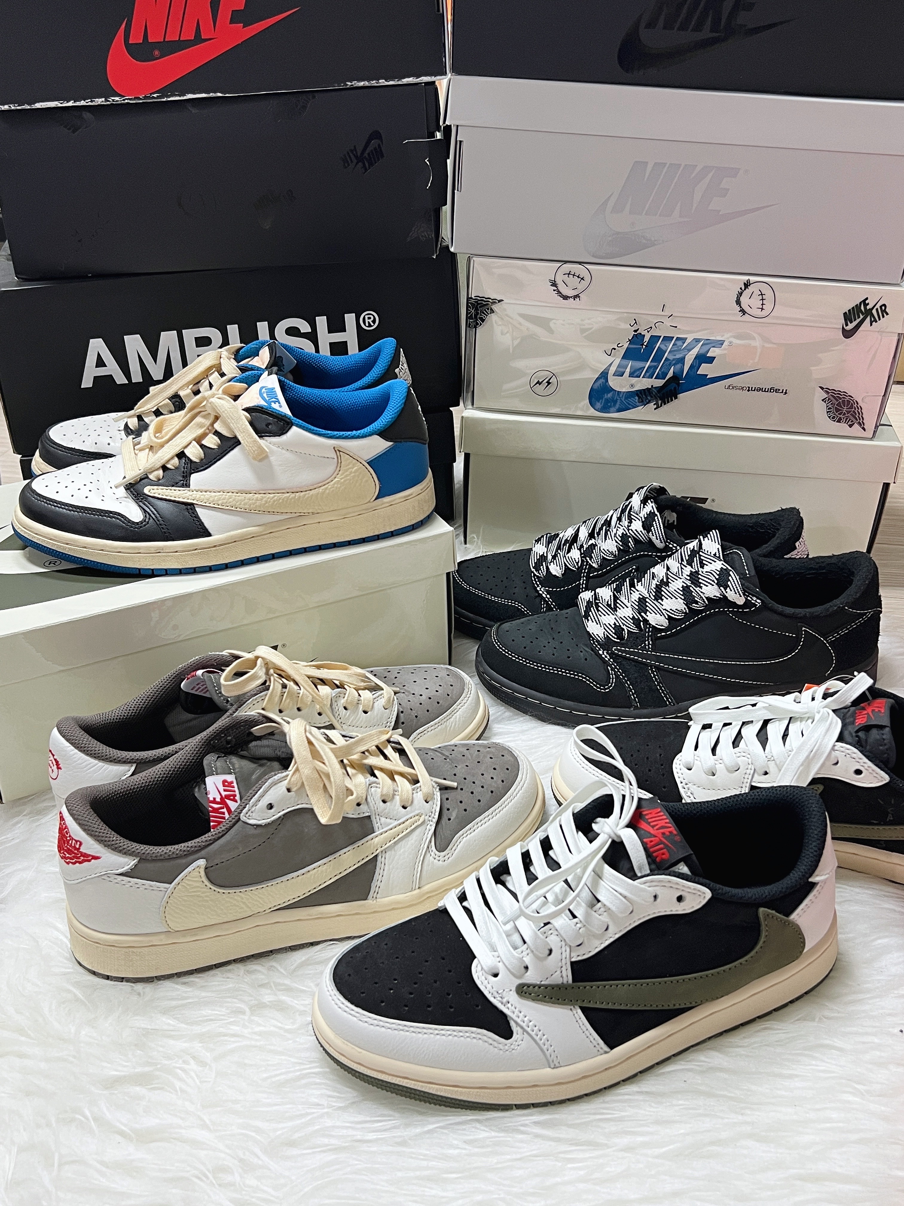 (W) Jordan 1 x Travis Scott Retro Low OG SP Medium Olive, Jordan 1 x Travis Scott Retro Low OG SP Sail and Ridgerock 착용 스타일 - 4