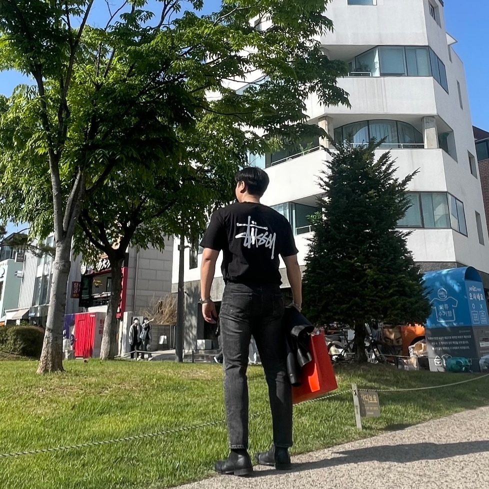 Stussy Basic Stussy T-Shirt Black 2022 착용 스타일