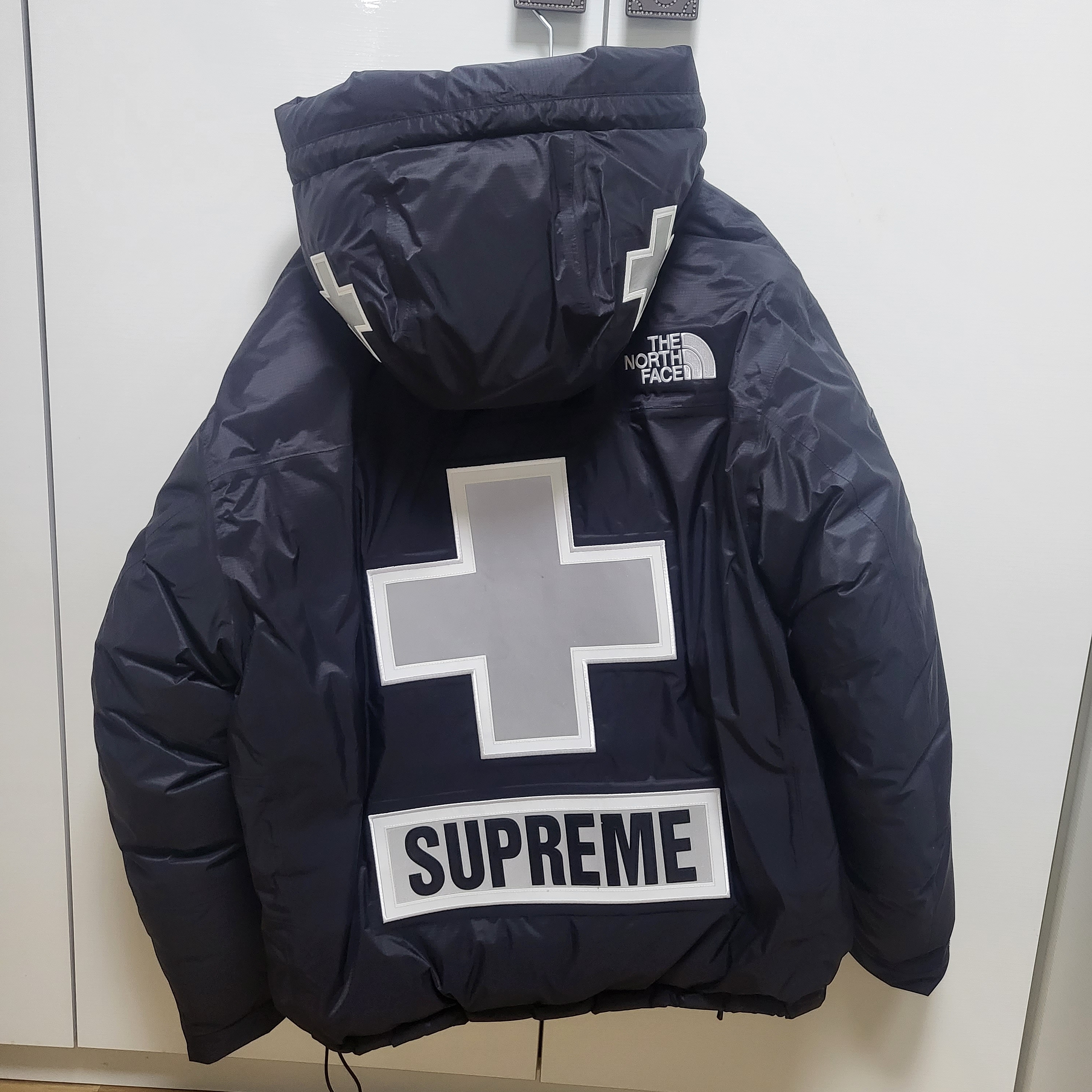 Supreme x The North Face Summit Series Rescue Baltoro Jacket Black - 22SS 착용 스타일