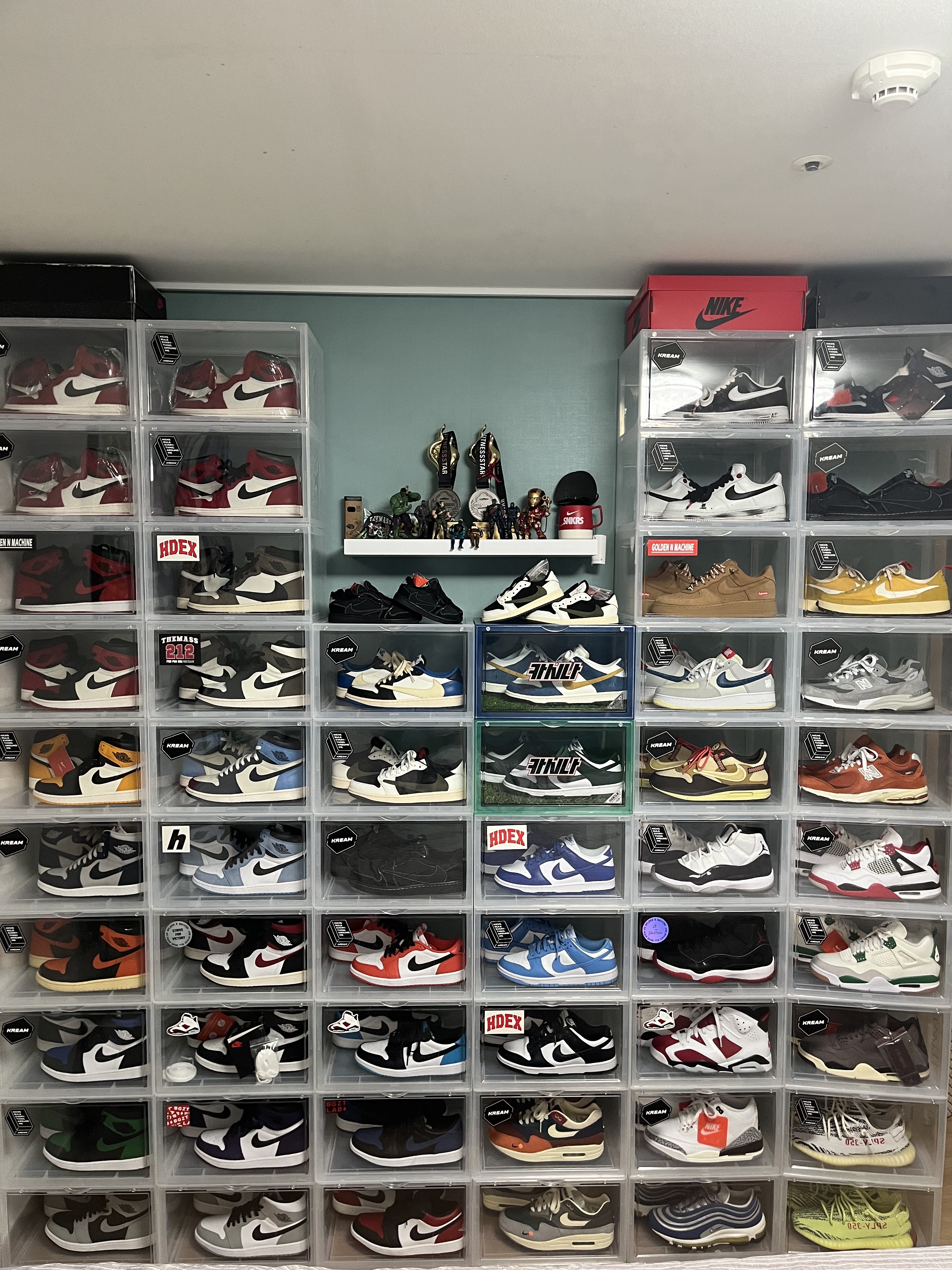 (W) Jordan 1 x Travis Scott Retro Low OG SP Medium Olive, Jordan 1 x Travis Scott Retro Low OG SP Black Phantom 착용 스타일