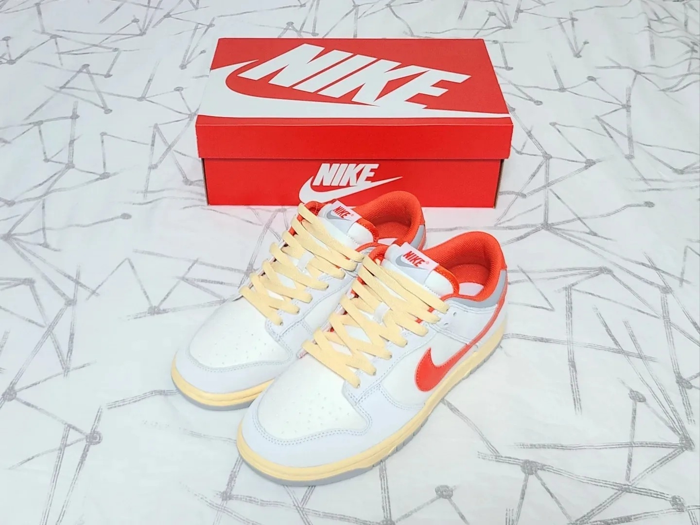 Nike Dunk Low Sail Picante Red 착용 스타일 - 1