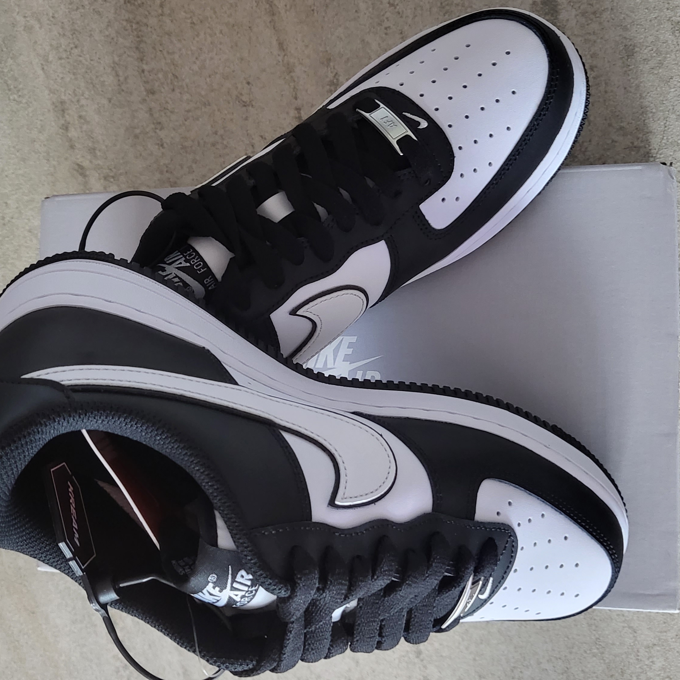 Nike Air Force 1 '07 Black White 착용 스타일 - 4