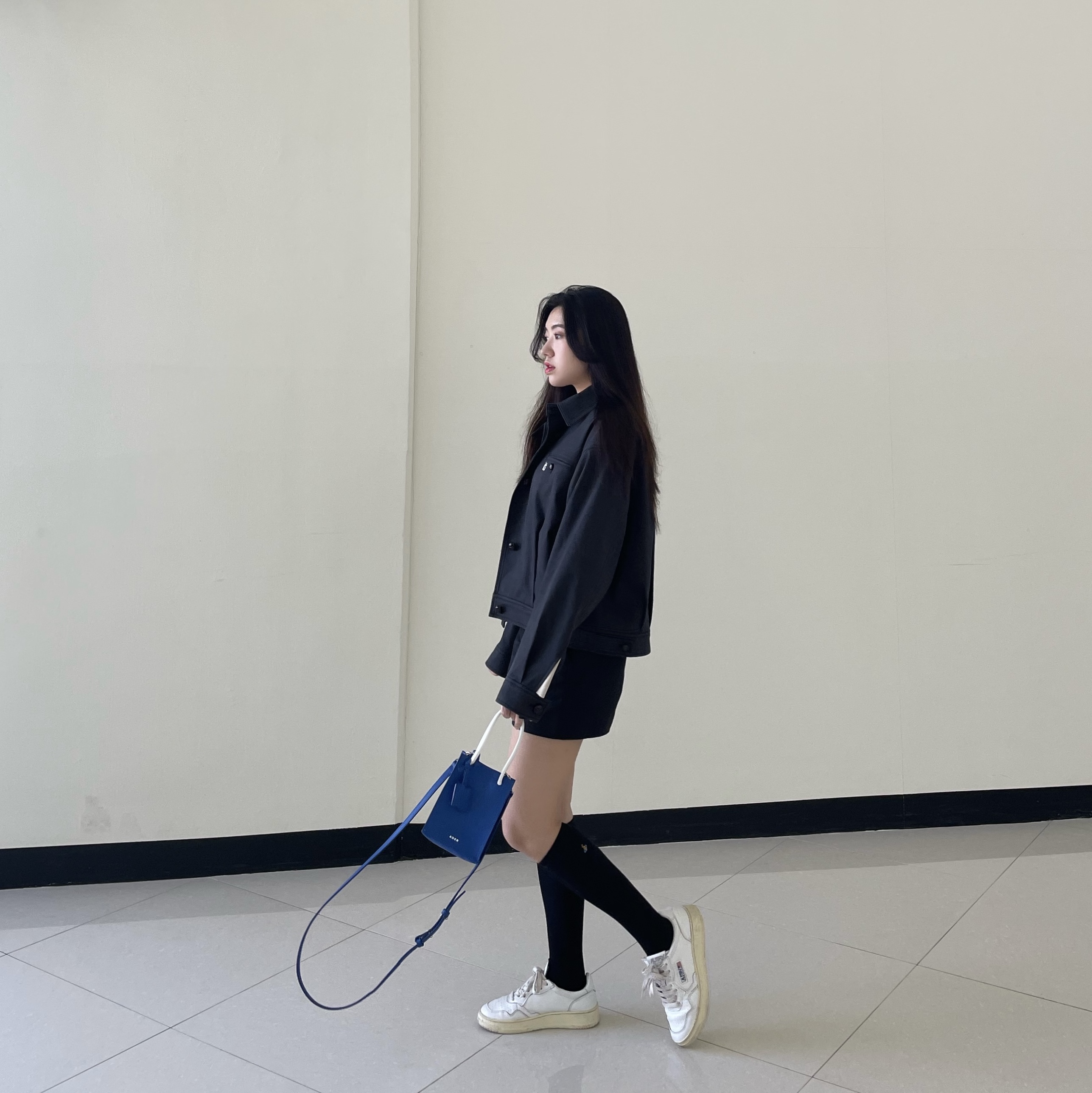 Ader Error Small Shopper Bag Blue, (W) Autry Medalist Low Leather Sneakers White 착용 스타일 - 2