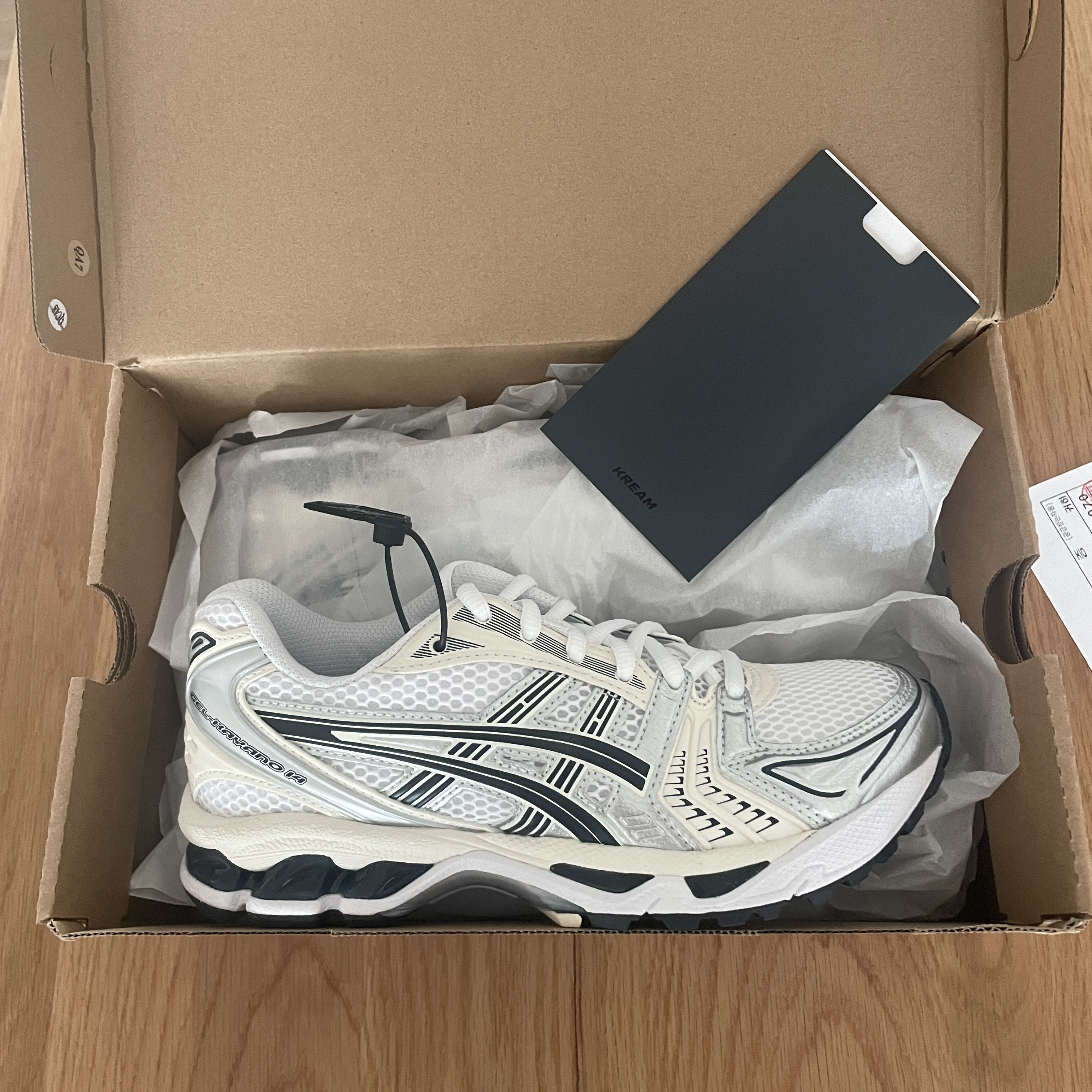 (W) Asics Gel-Kayano 14 White Midnight 착용 스타일