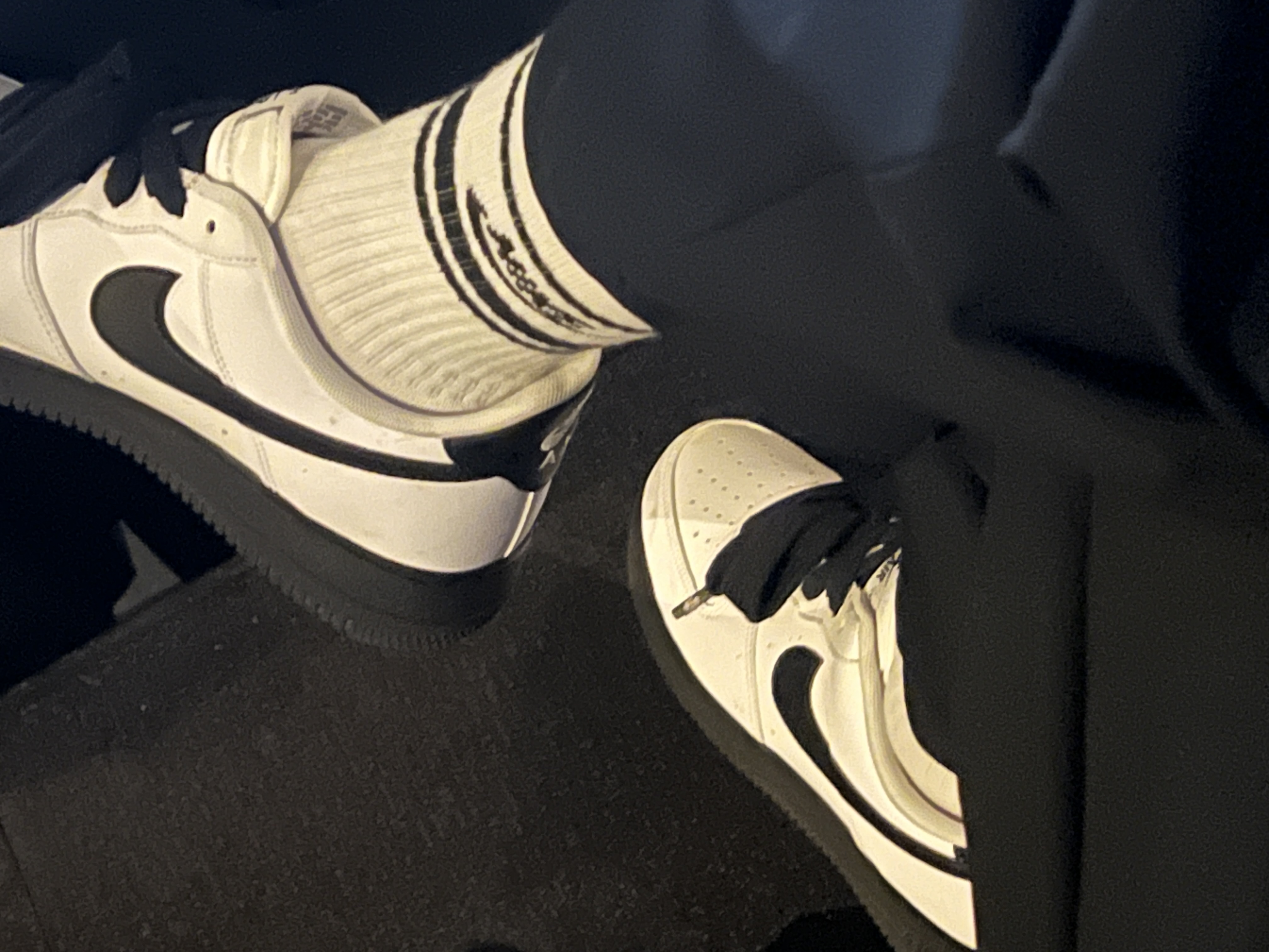 Nike Air Force 1 Low White Black Midsole 착용 스타일