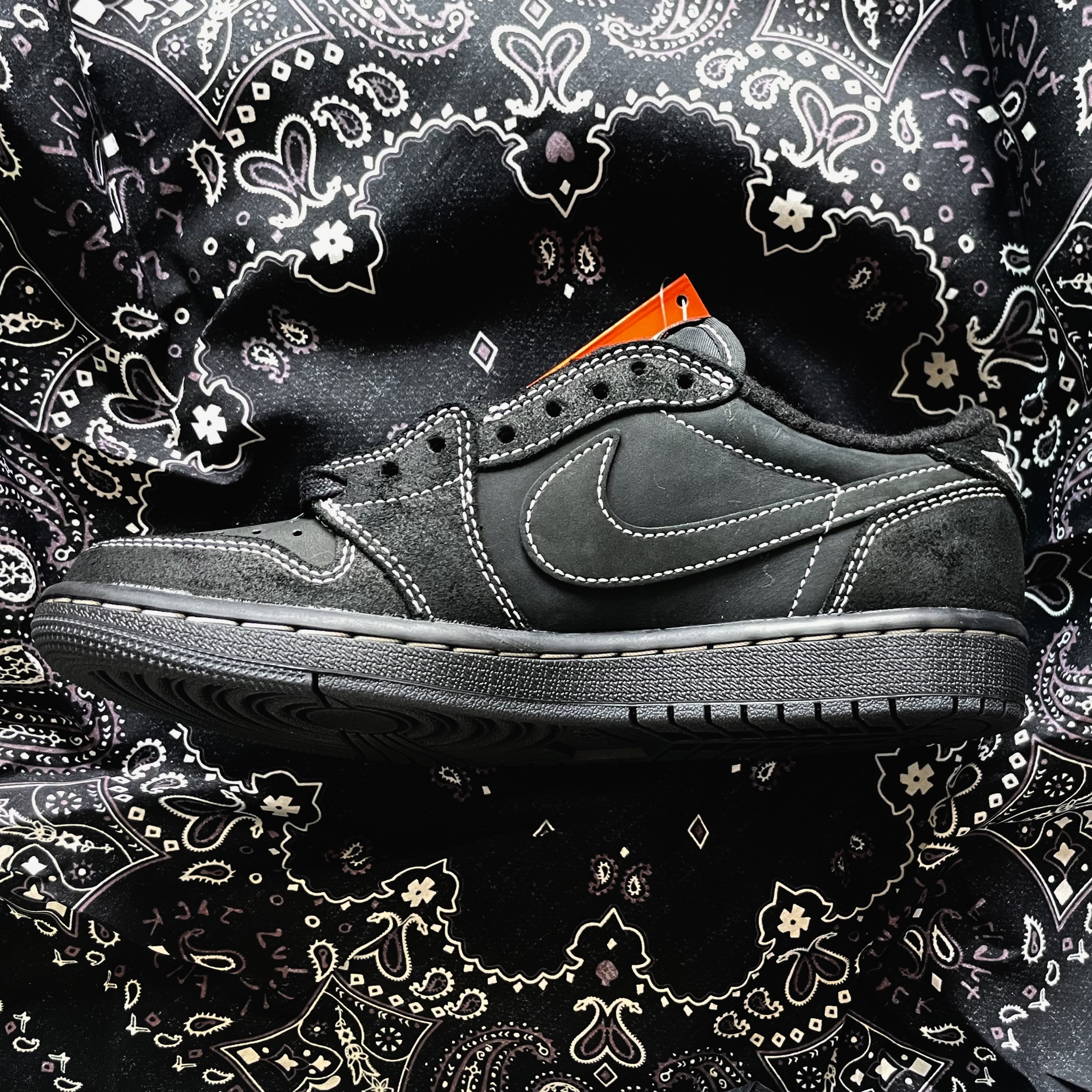 Jordan 1 x Travis Scott Retro Low OG SP Black Phantom 착용 스타일