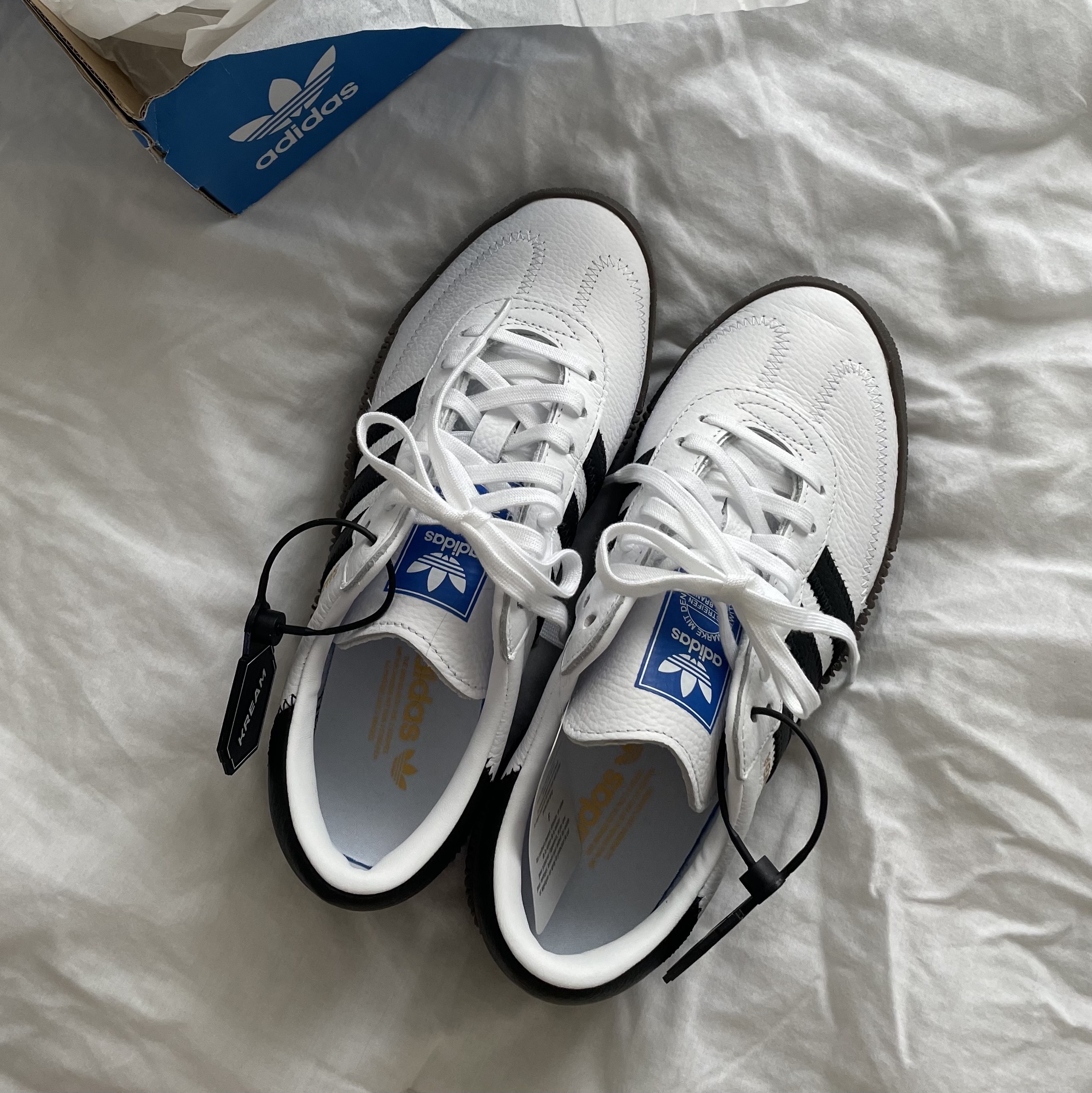 (W) Adidas Sambarose White Black Gum 착용 스타일 - 1