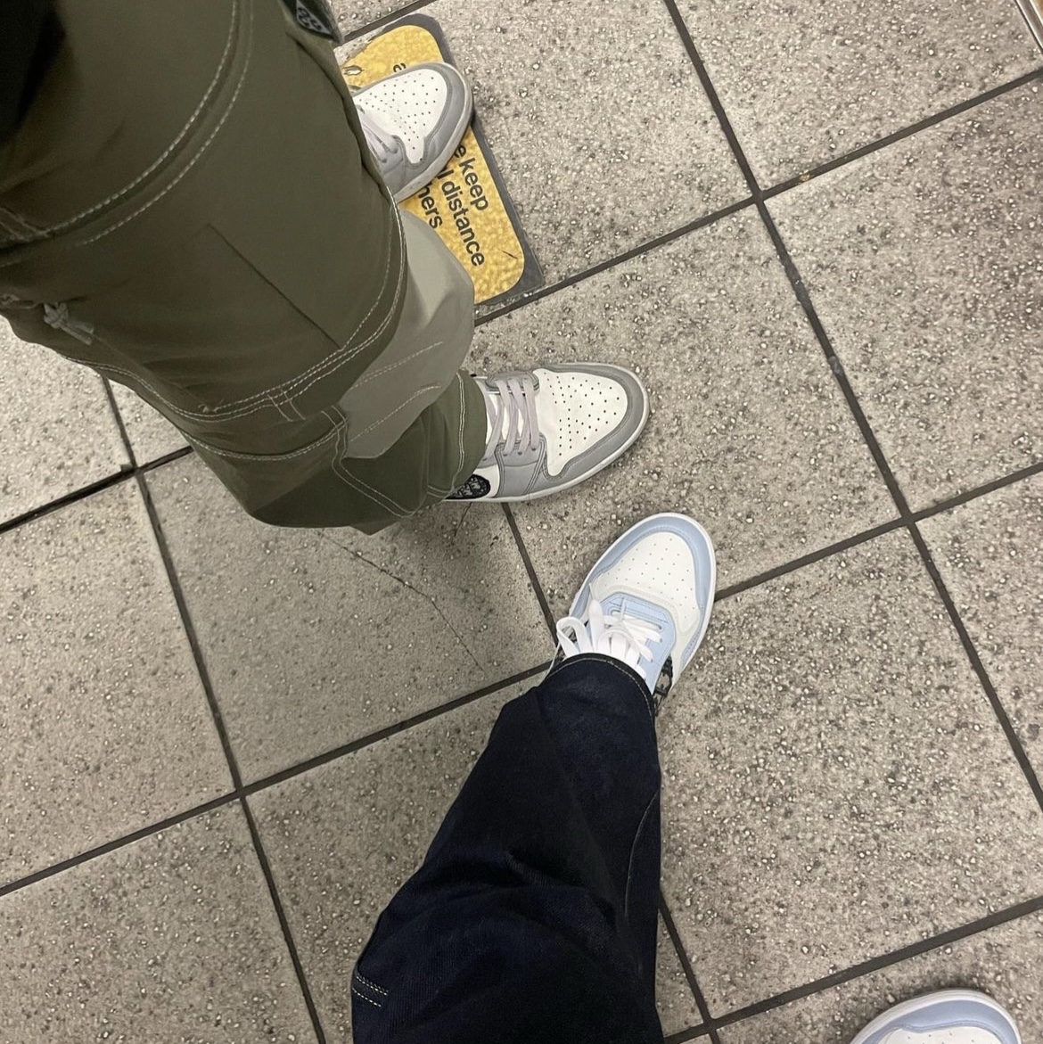 Jordan 1 x Dior High OG, Dior B27 Low-Top Sneakers Light Blue White 착용 스타일