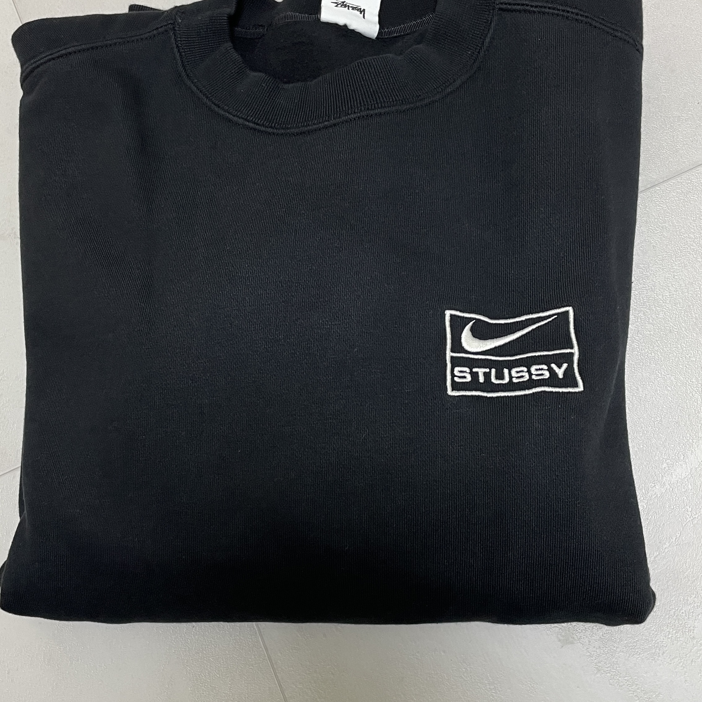 Nike x Stussy NRG Washed Fleece Crewneck Black (DO5310-010) 착용 스타일