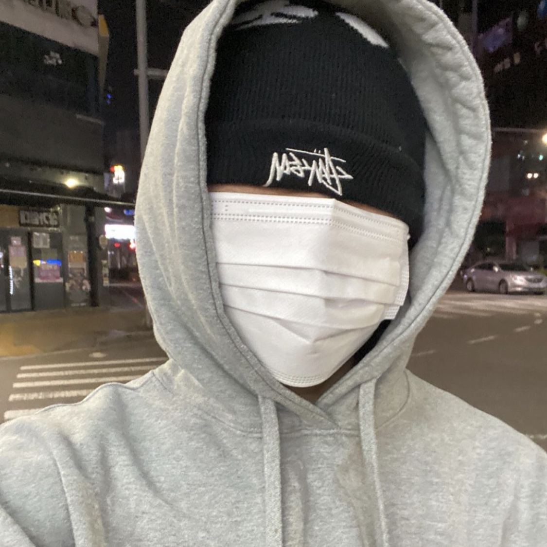 Stussy Full Suit Jacquard Cuff Beanie Black 착용 스타일 - 1