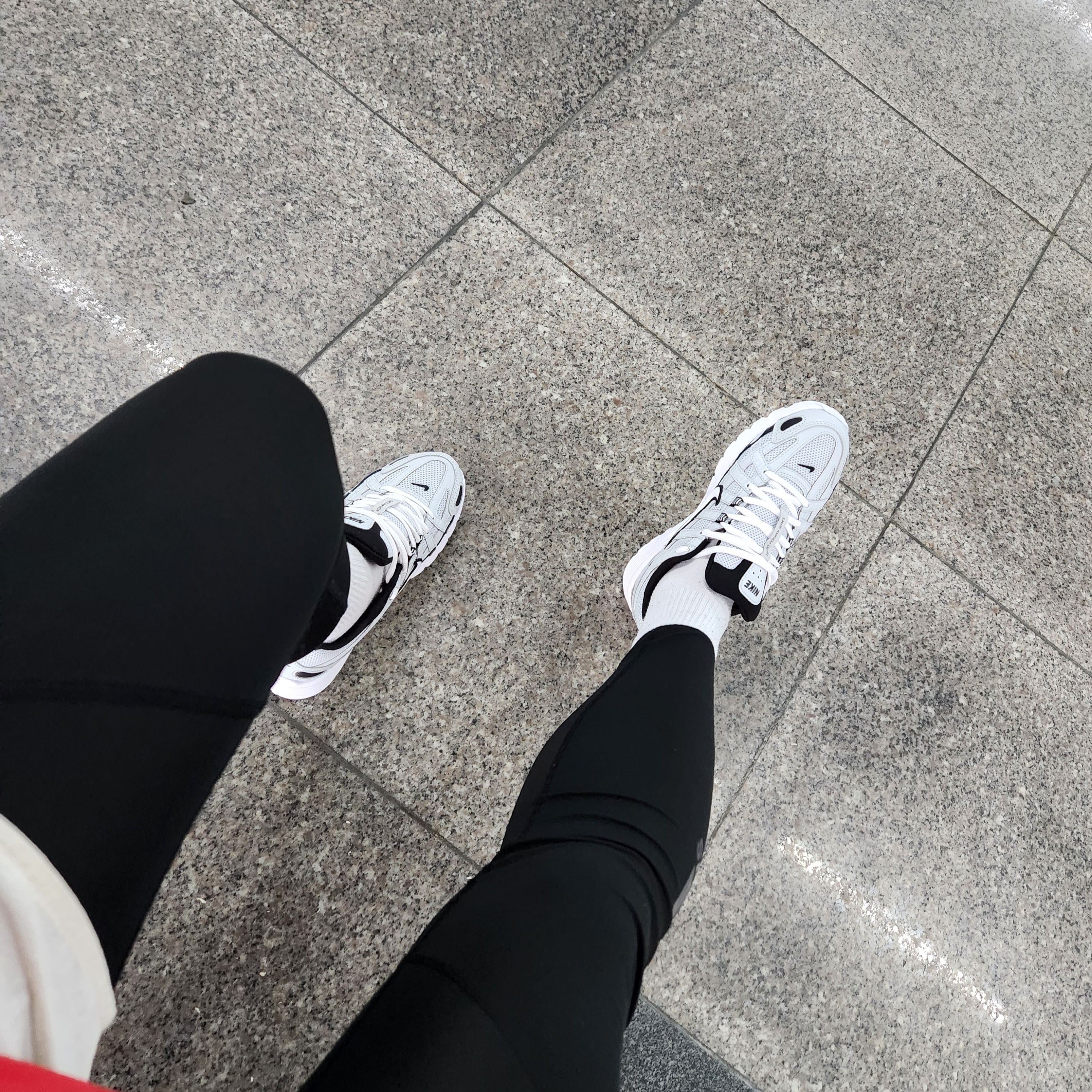 Nike P-6000 Pure Platinum 착용 스타일 - 1