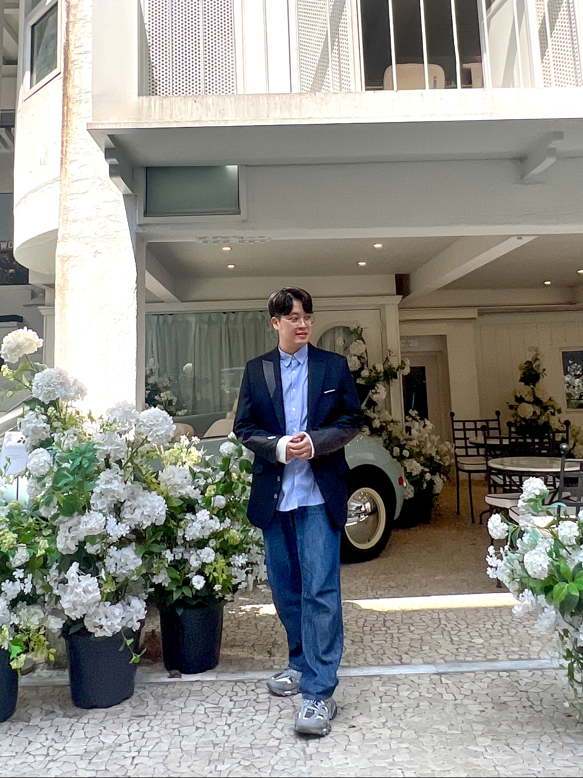 Balenciaga Track Sneakers Grey White 2019, Zara x Ader Error Oversize Blazer Navy 착용 스타일 - 1