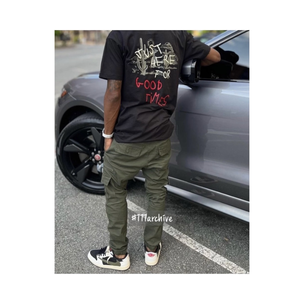 (W) Jordan 1 x Travis Scott Retro Low OG SP Medium Olive 착용 스타일 - 1