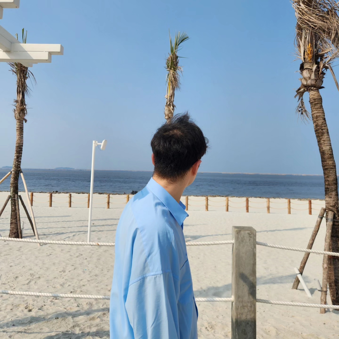 조던 1 레트로 하이 OG 블랙 화이트 2014 착용 스타일 - 1