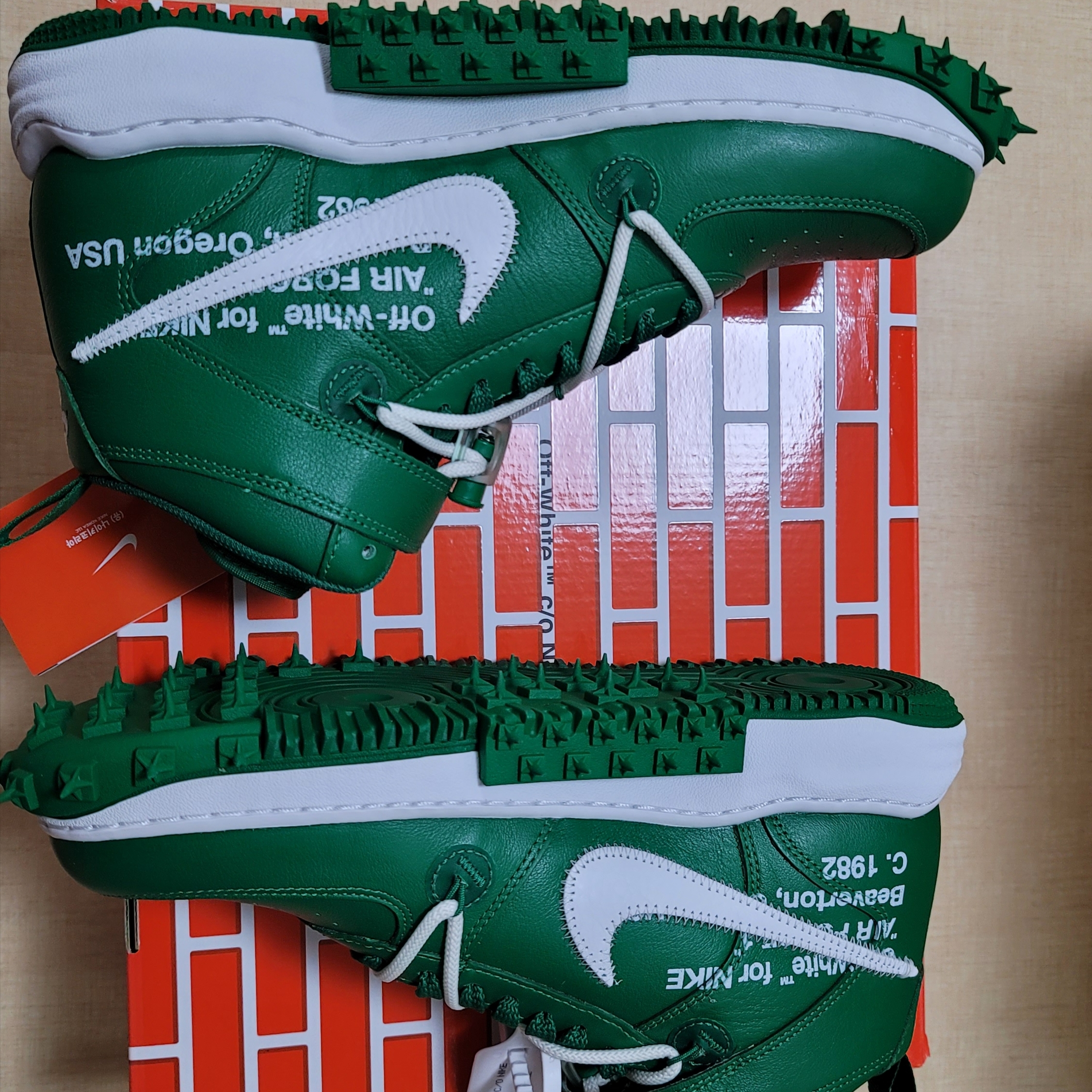Nike x Off-White Air Force 1 Mid SP Leather Pine Green 착용 스타일 - 2