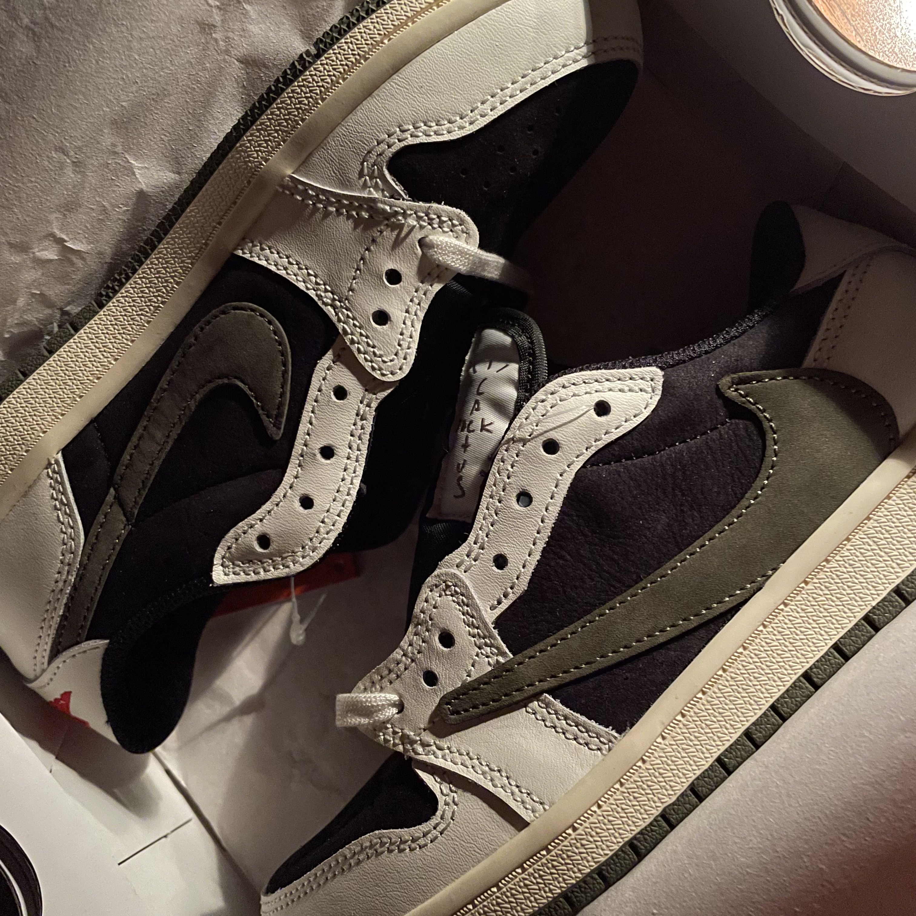 (W) Jordan 1 x Travis Scott Retro Low OG SP Medium Olive, (PS) Jordan 1 x Travis Scott Retro Low OG SP Medium Olive 착용 스타일