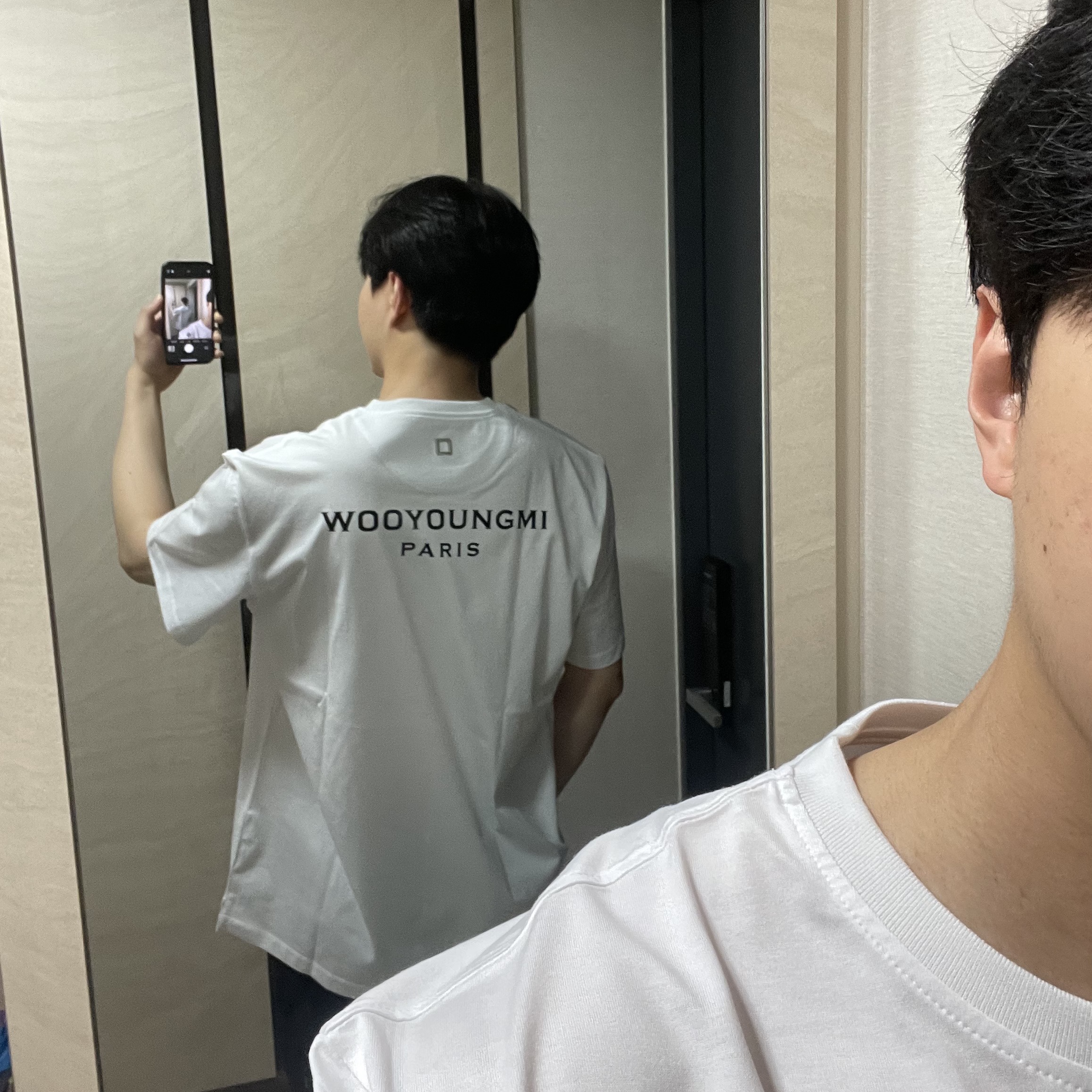 Wooyoungmi Black Back Logo T-Shirt White - 22FW, Wooyoungmi Cotton Back Logo T-shirt White - 23SS 착용 스타일