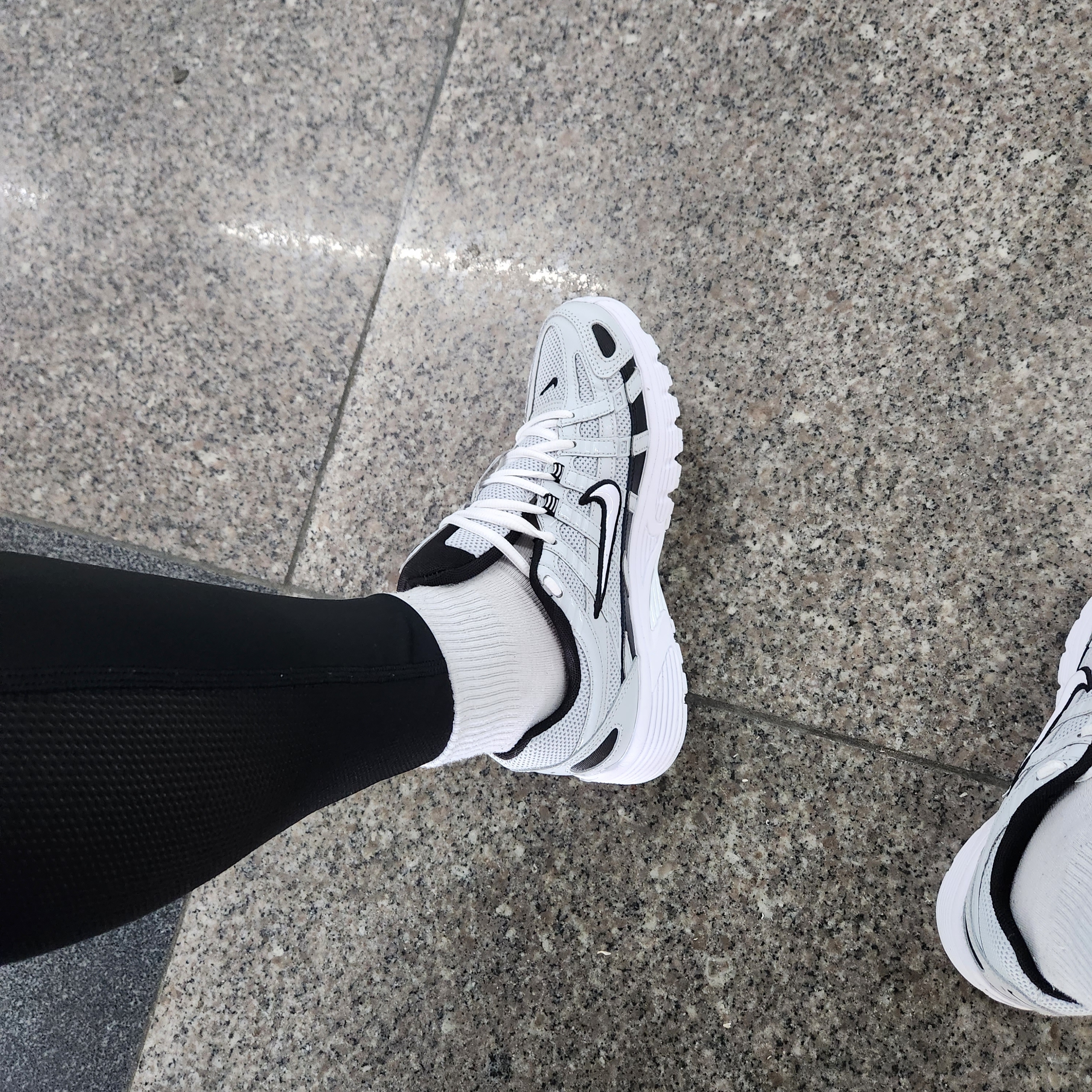 Nike P-6000 Pure Platinum 착용 스타일 - 2