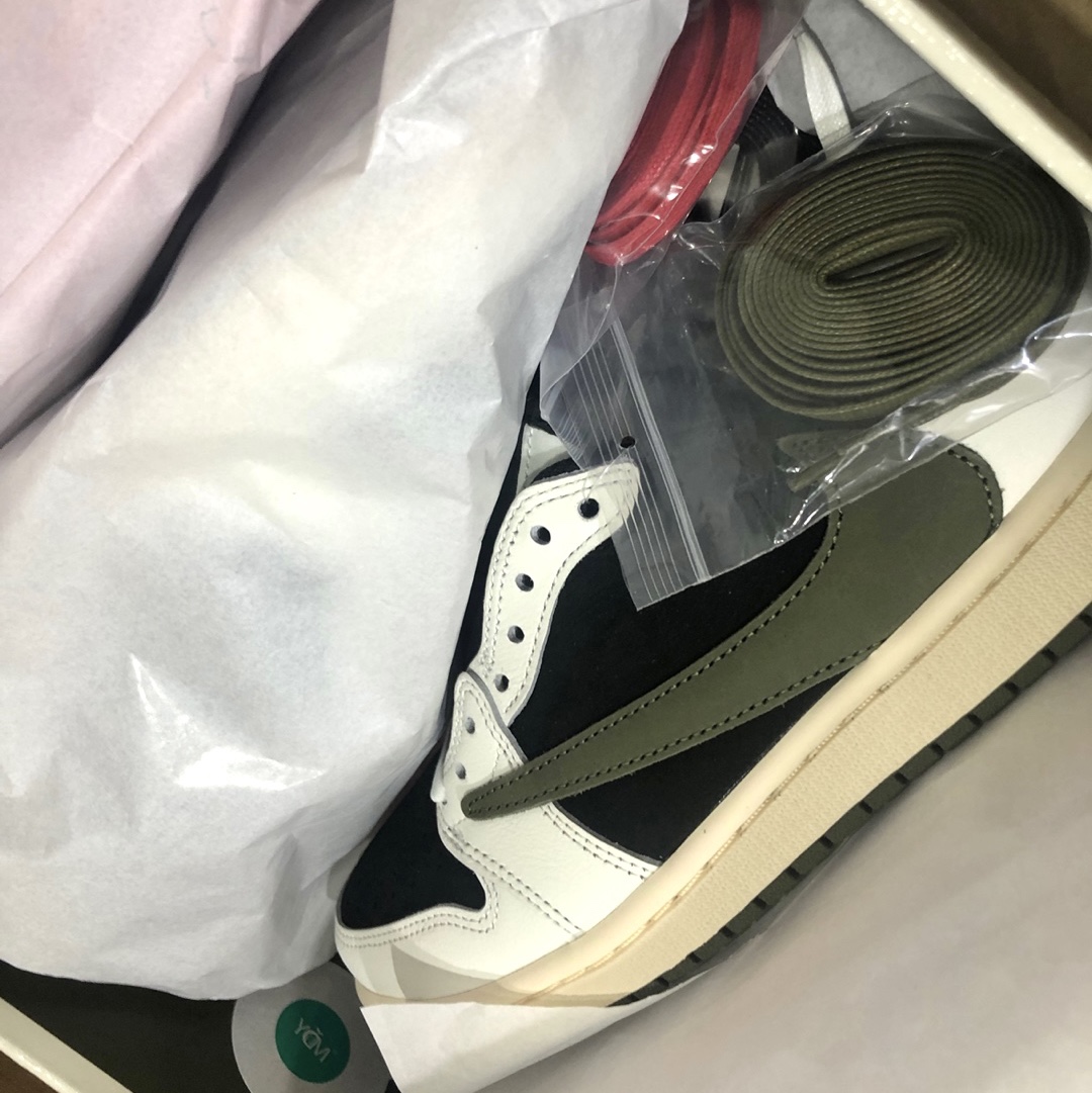 (W) Jordan 1 x Travis Scott Retro Low OG SP Medium Olive 착용 스타일
