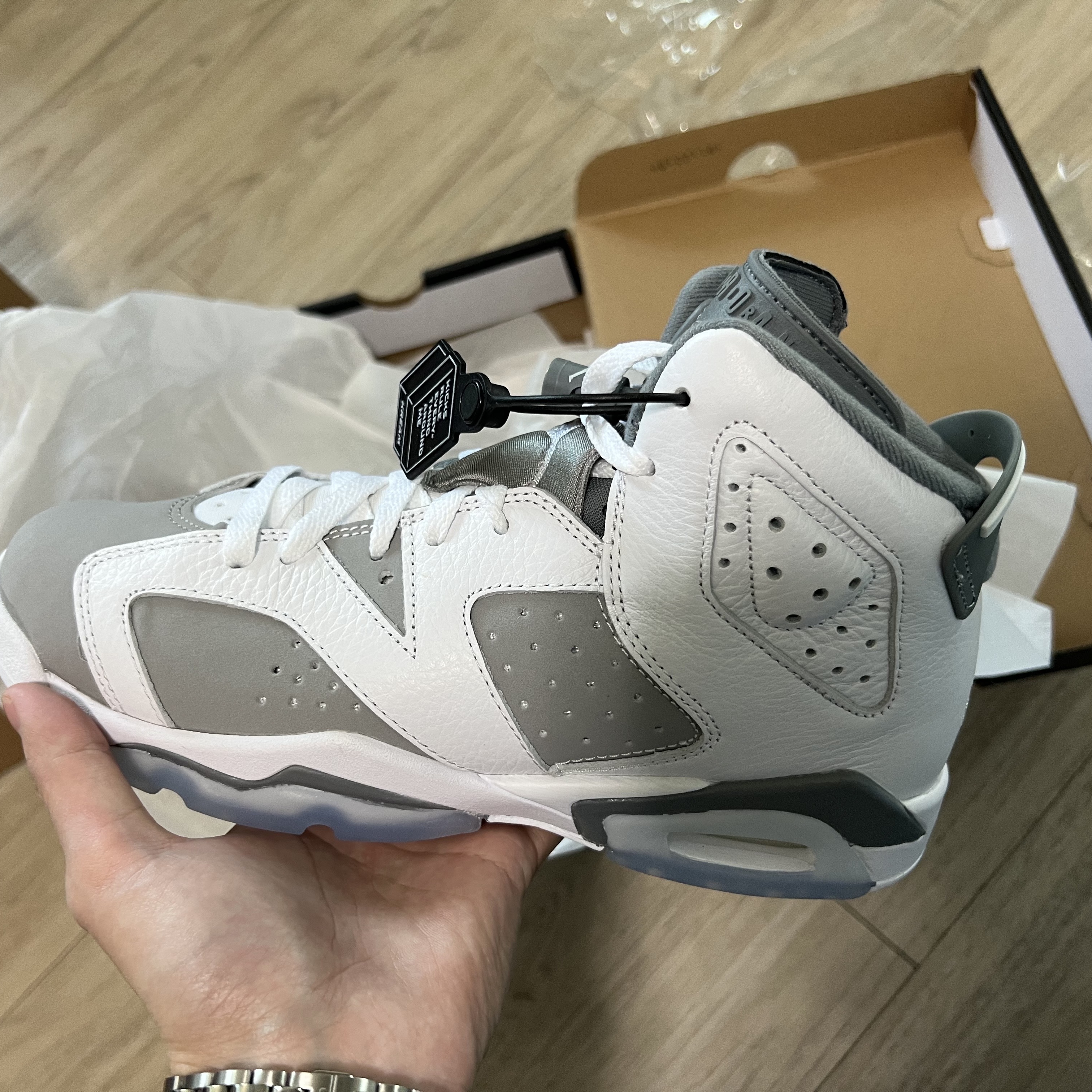 (GS) Jordan 6 Retro White Cool Grey 착용 스타일 - 2