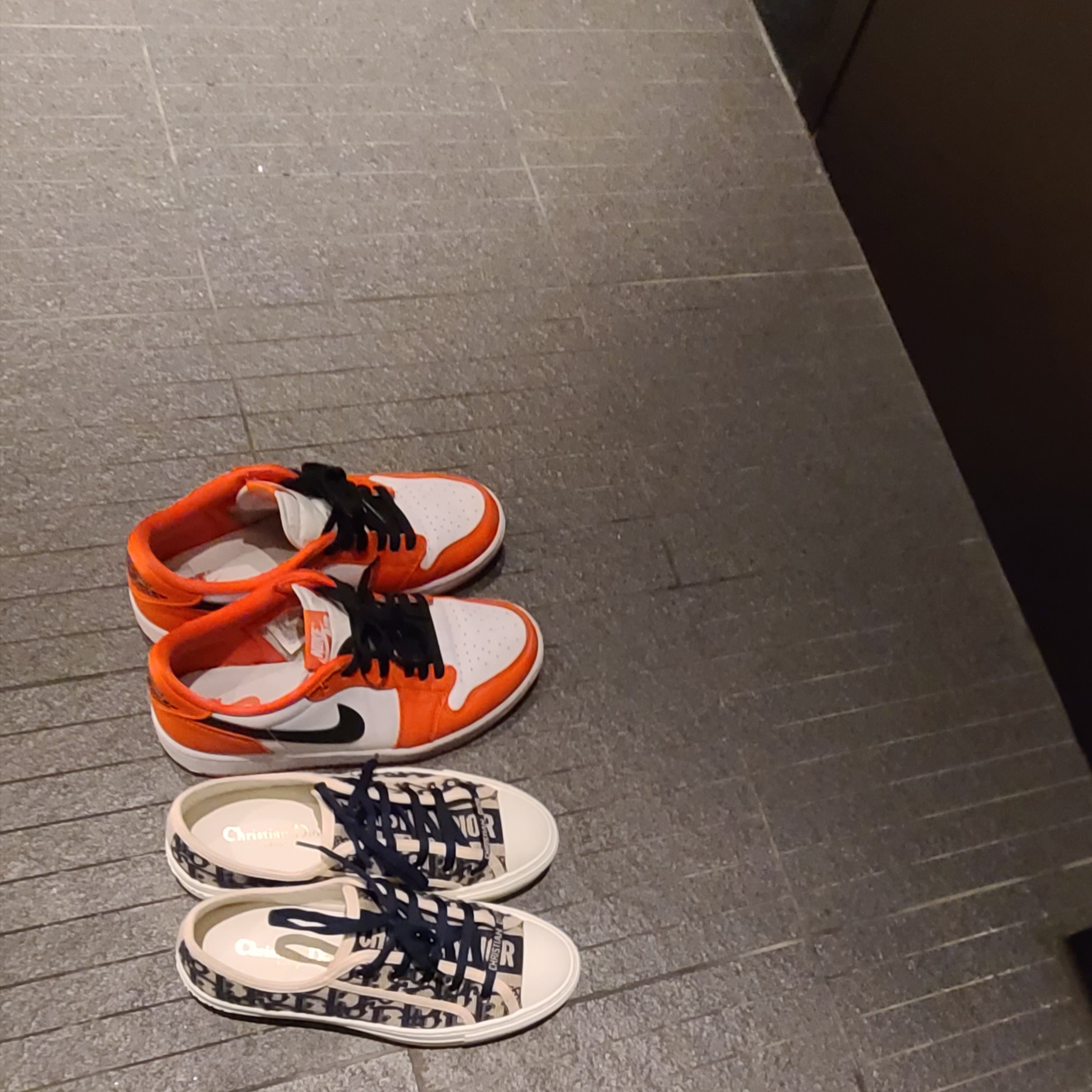 (W) Dior Walk'N'Dior Sneakers Oblique Navy, (W) Jordan 1 Low OG Starfish 착용 스타일