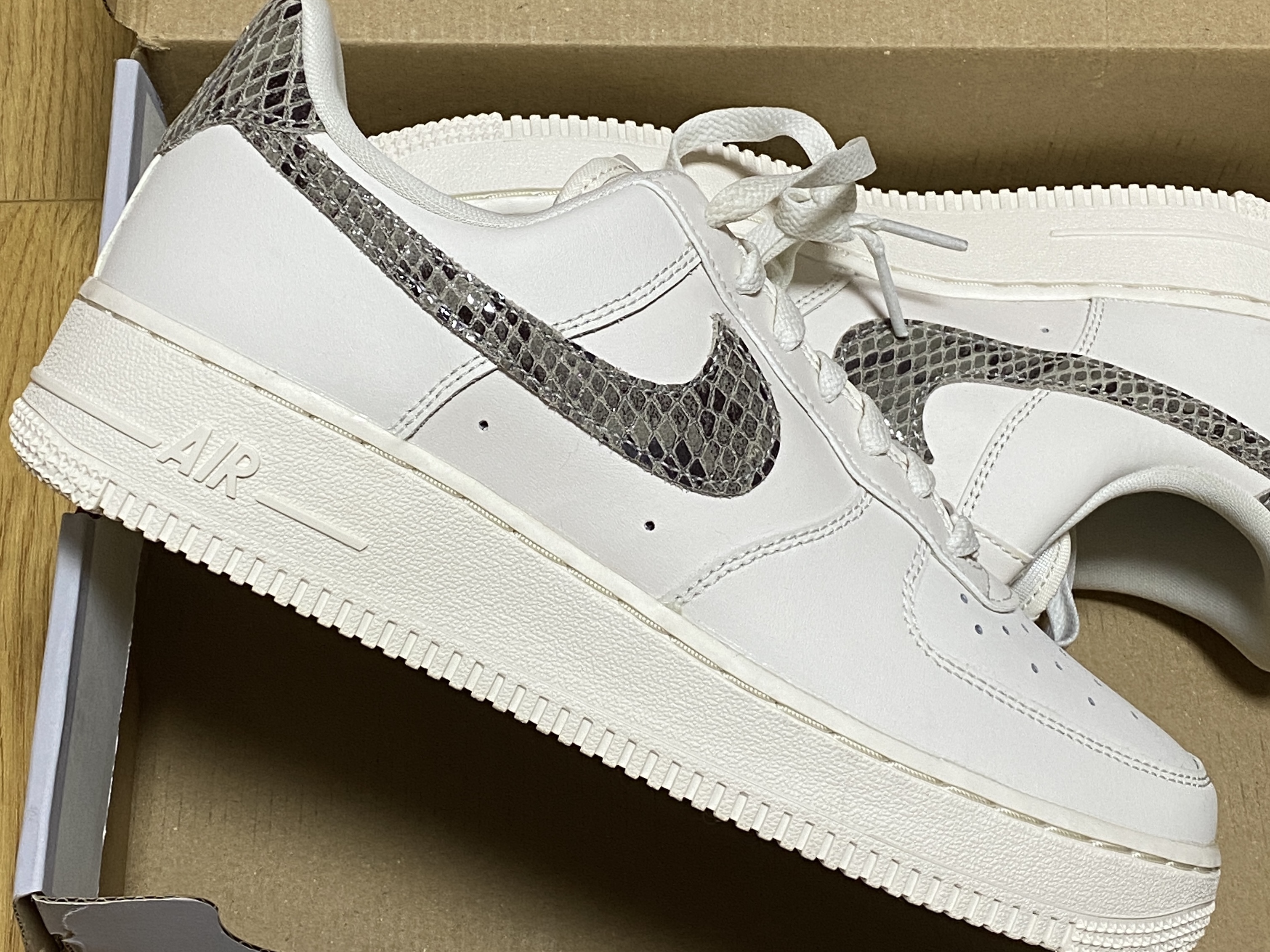 (W) Nike Air Force 1 '07 Phantom Light Iron Ore 착용 스타일