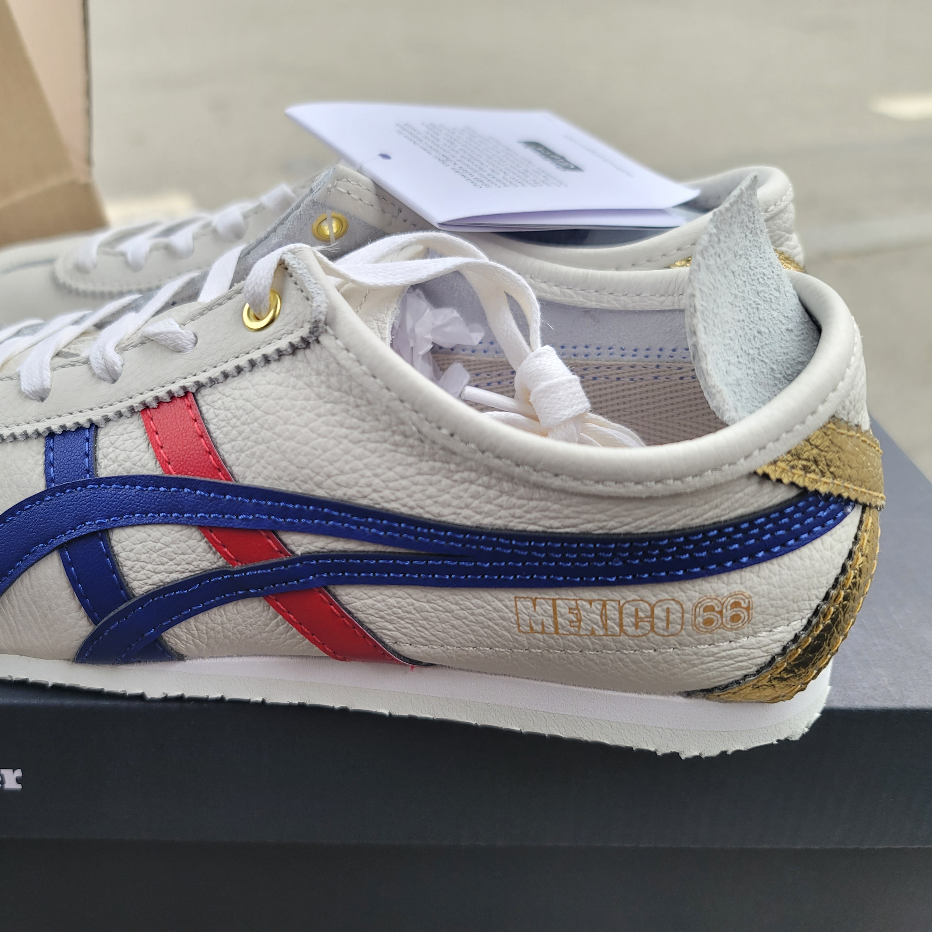 Onitsuka Tiger Mexico 66 White Dark Blue 착용 스타일 - 2