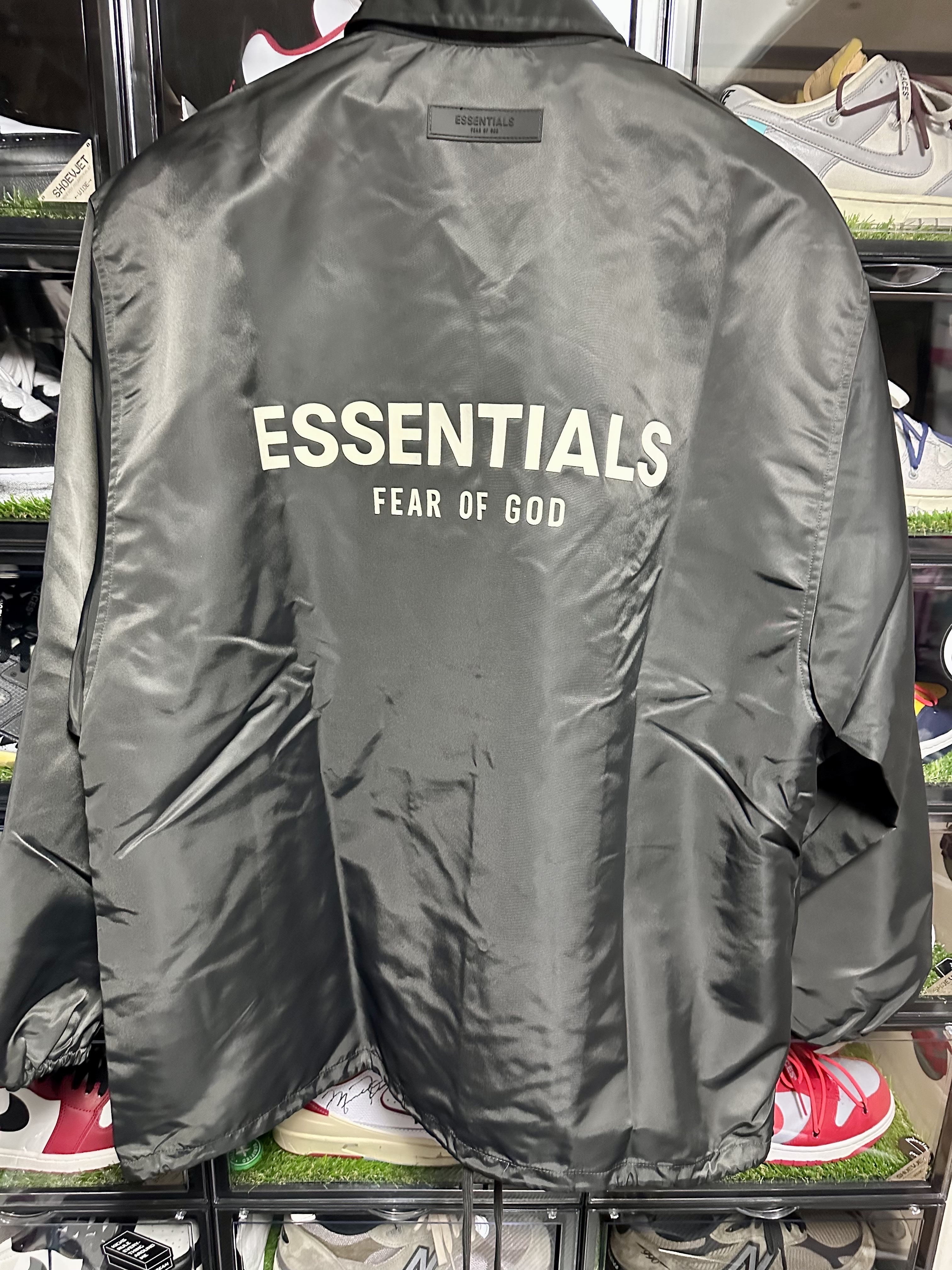 Essentials Coaches Jacket Iron - 22SS 착용 스타일 - 2