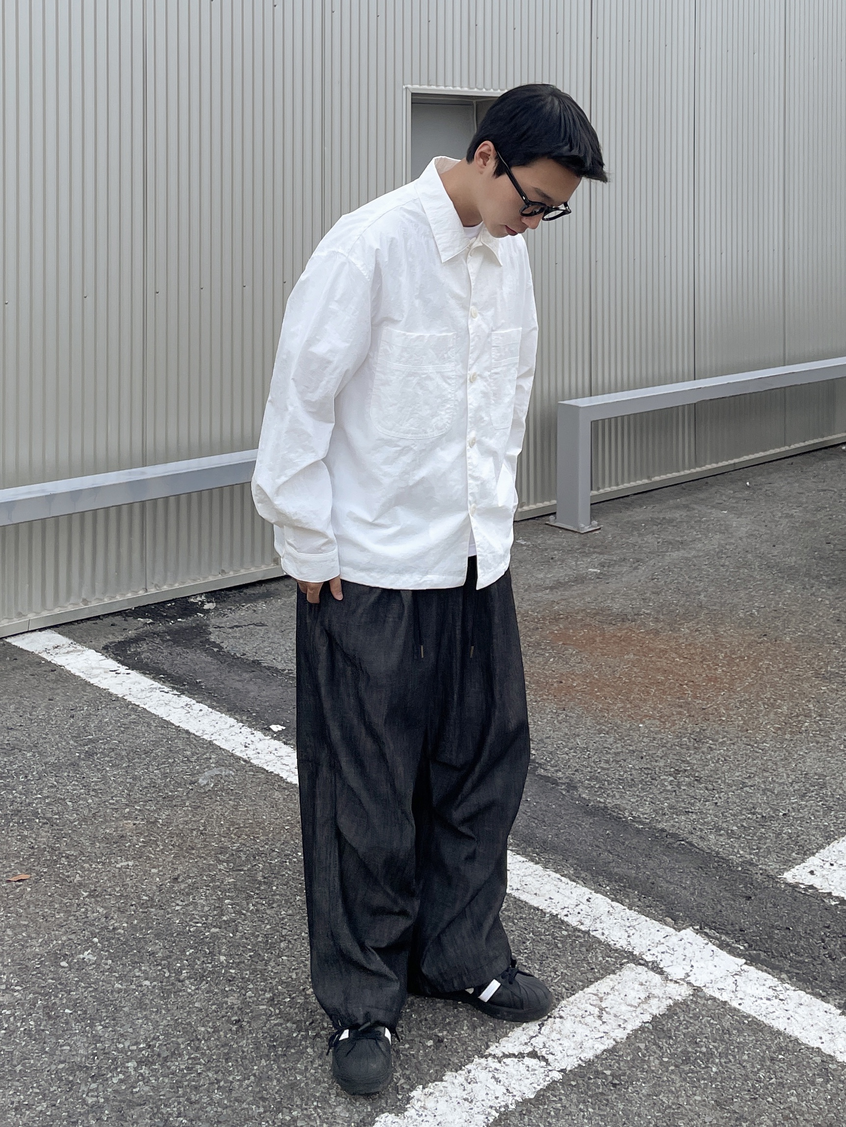 Adidas Superstar Core Black White 착용 스타일