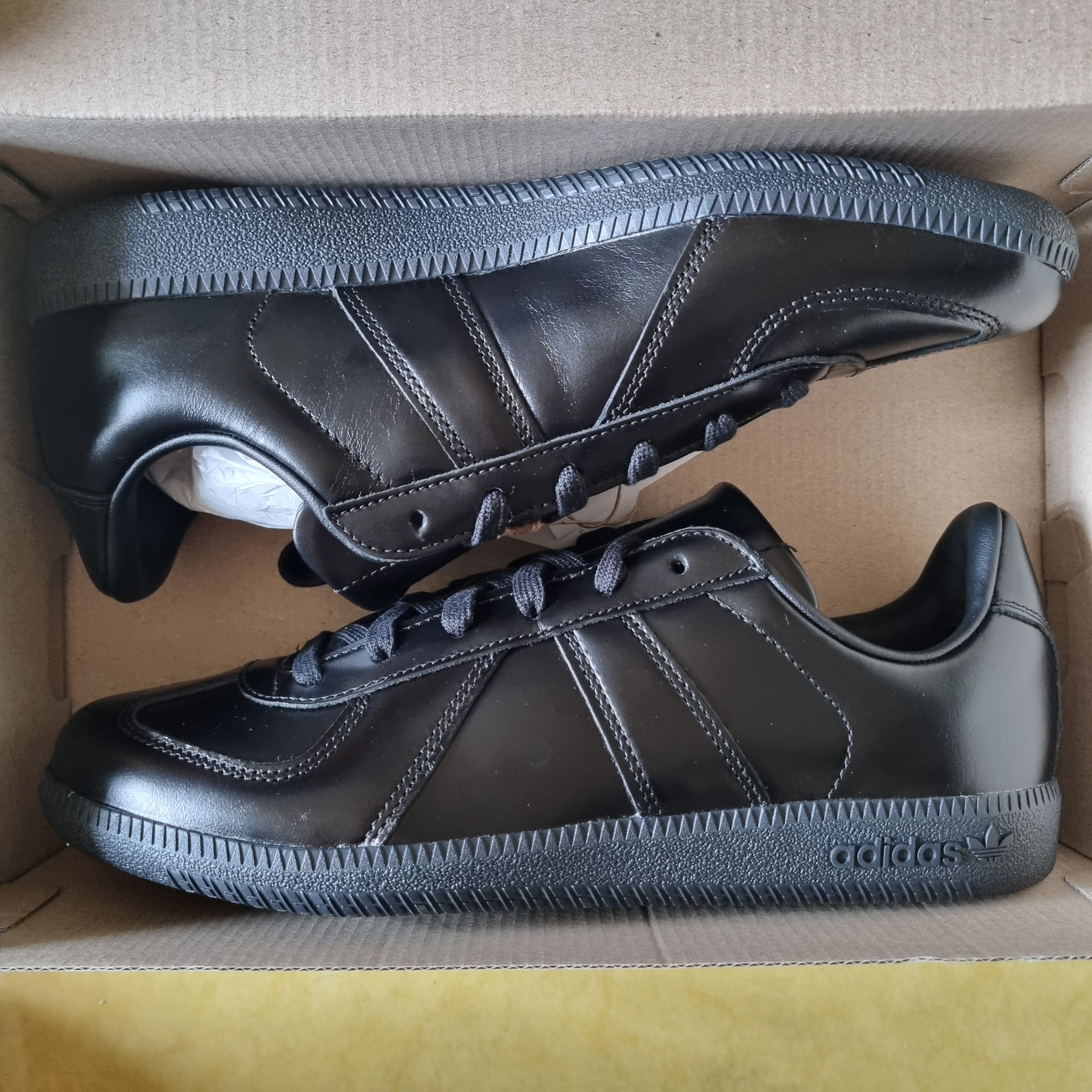 Adidas BW Army Core Black Core Black 착용 스타일