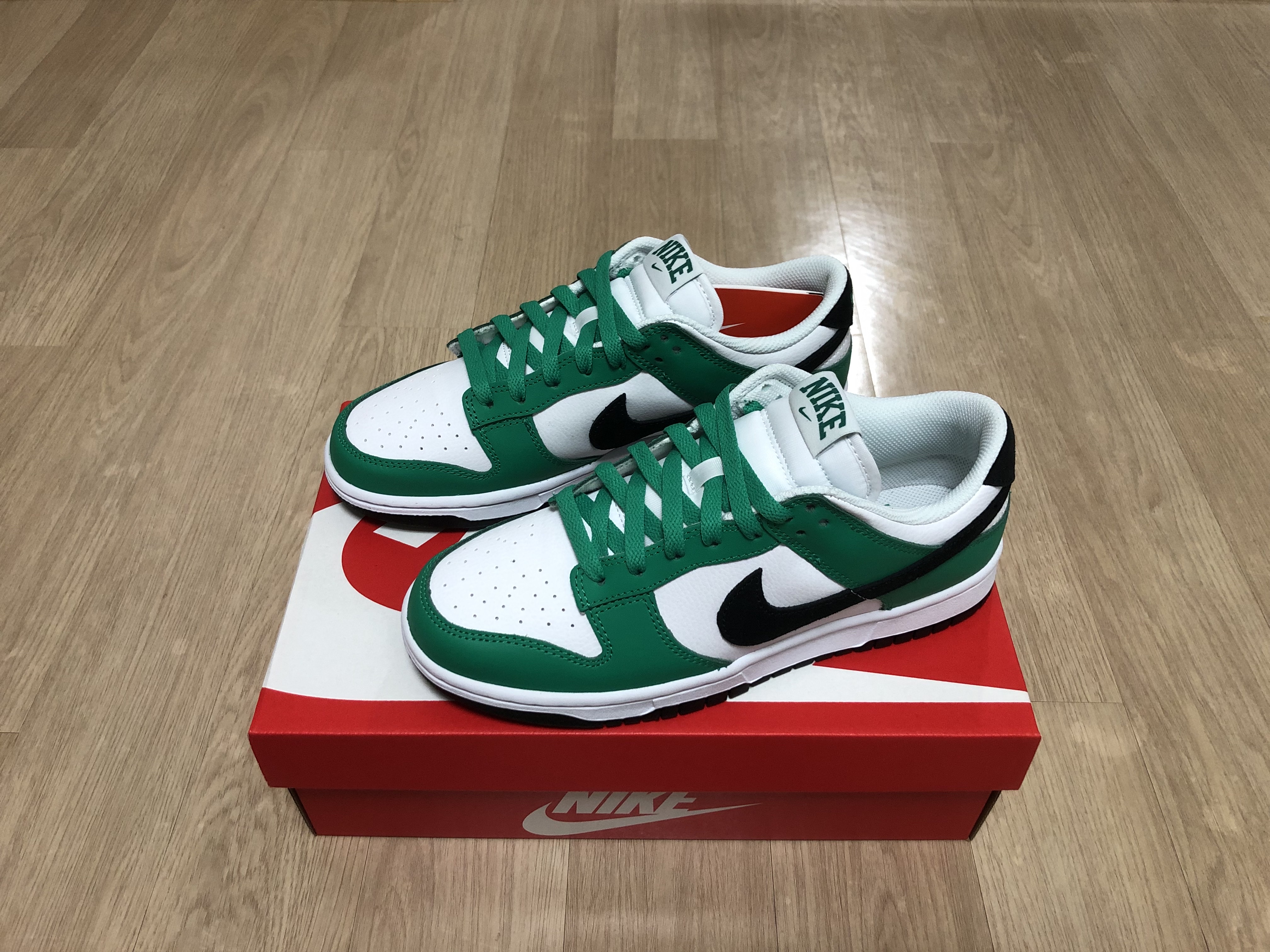 Nike Dunk Low White Green 착용 스타일