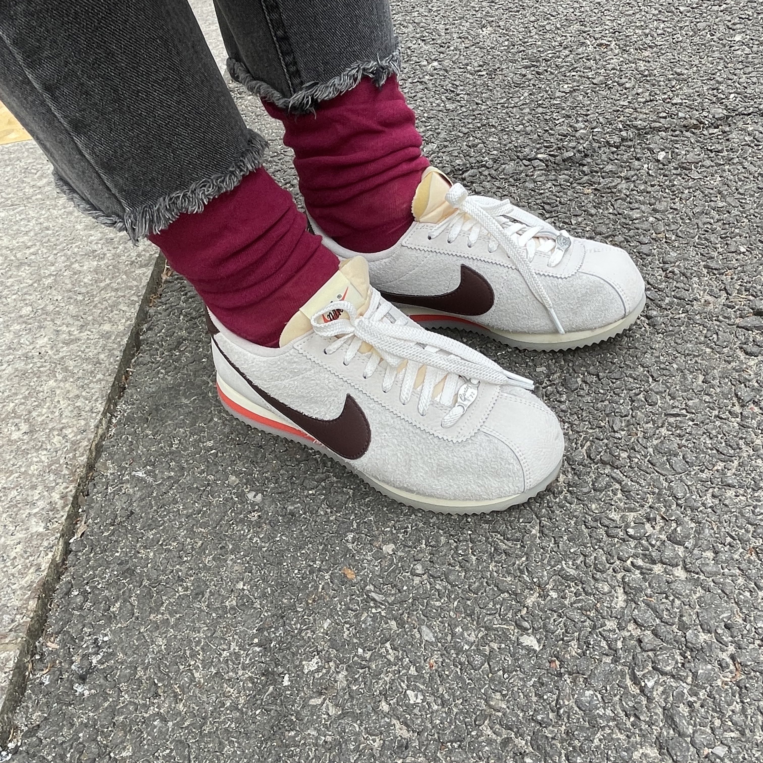 (W) Nike Cortez 23 Orewood Brown and Earth 착용 스타일