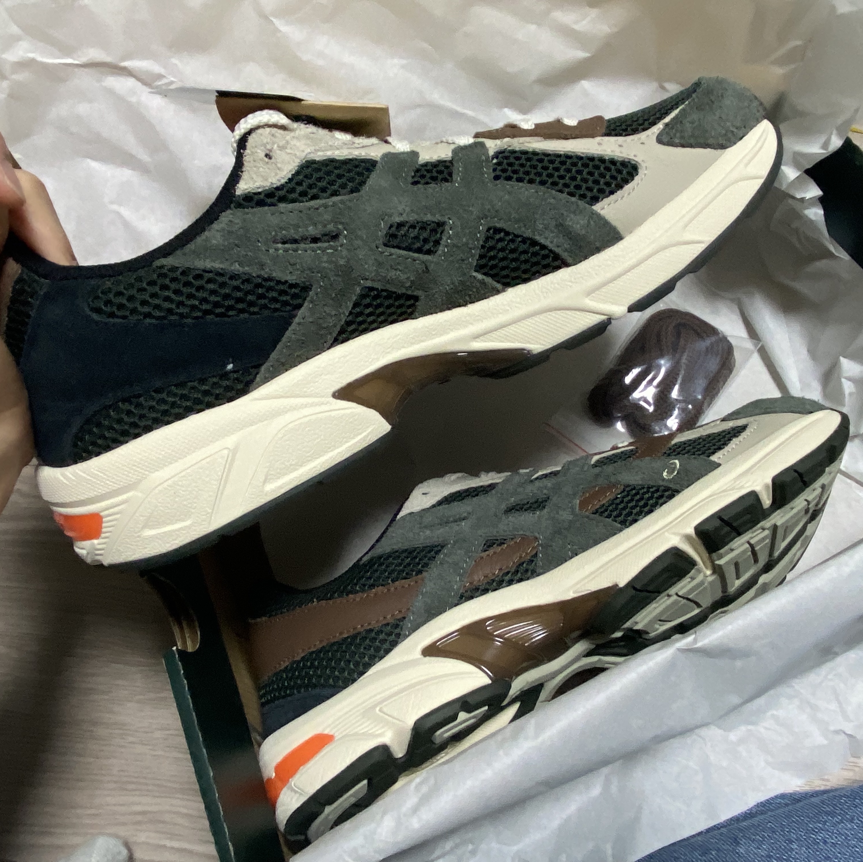 Asics x Hal Studios Gel-1130 MK-II Forest 착용 스타일 - 2