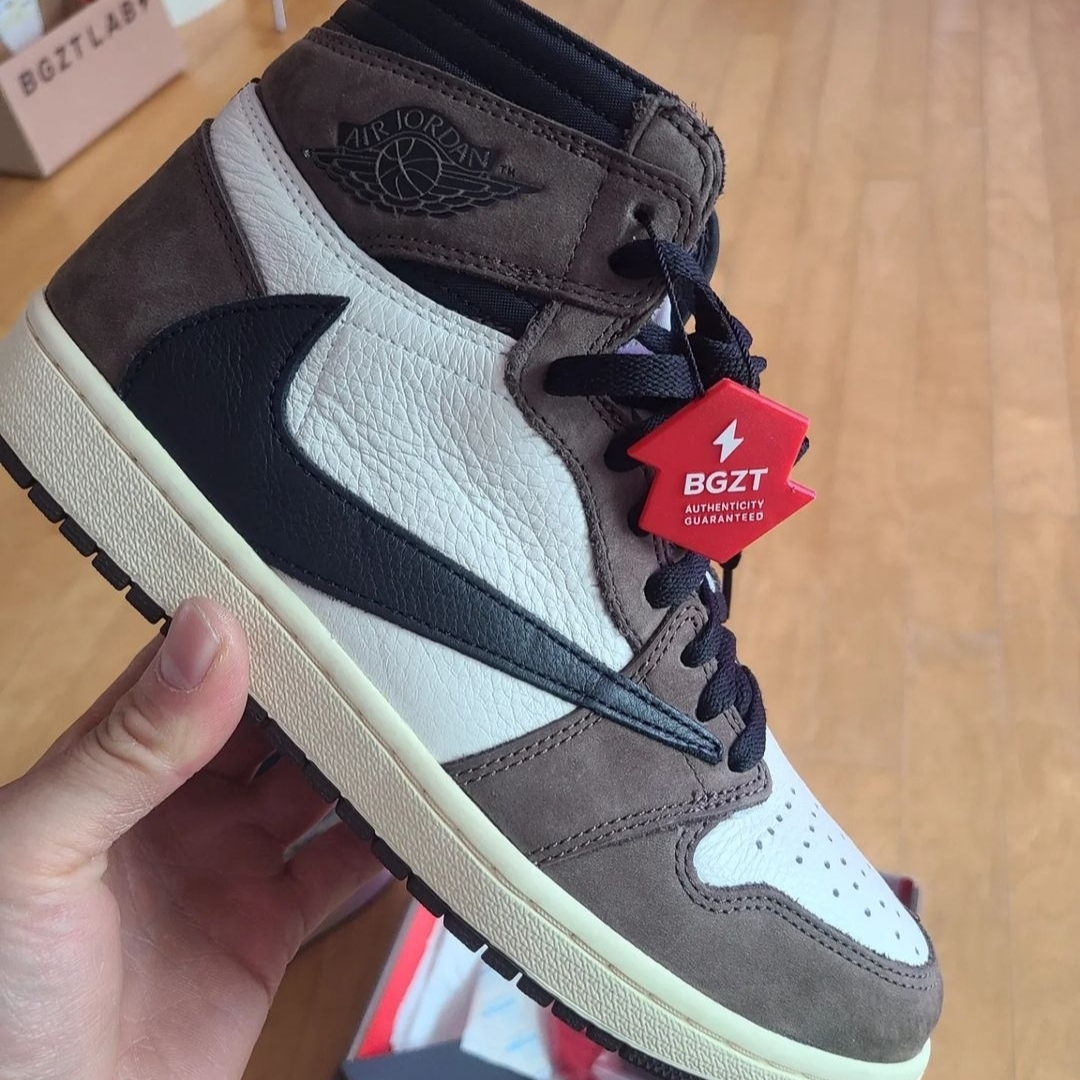 Jordan 1 x Travis Scott Retro High OG SP Mocha 착용 스타일