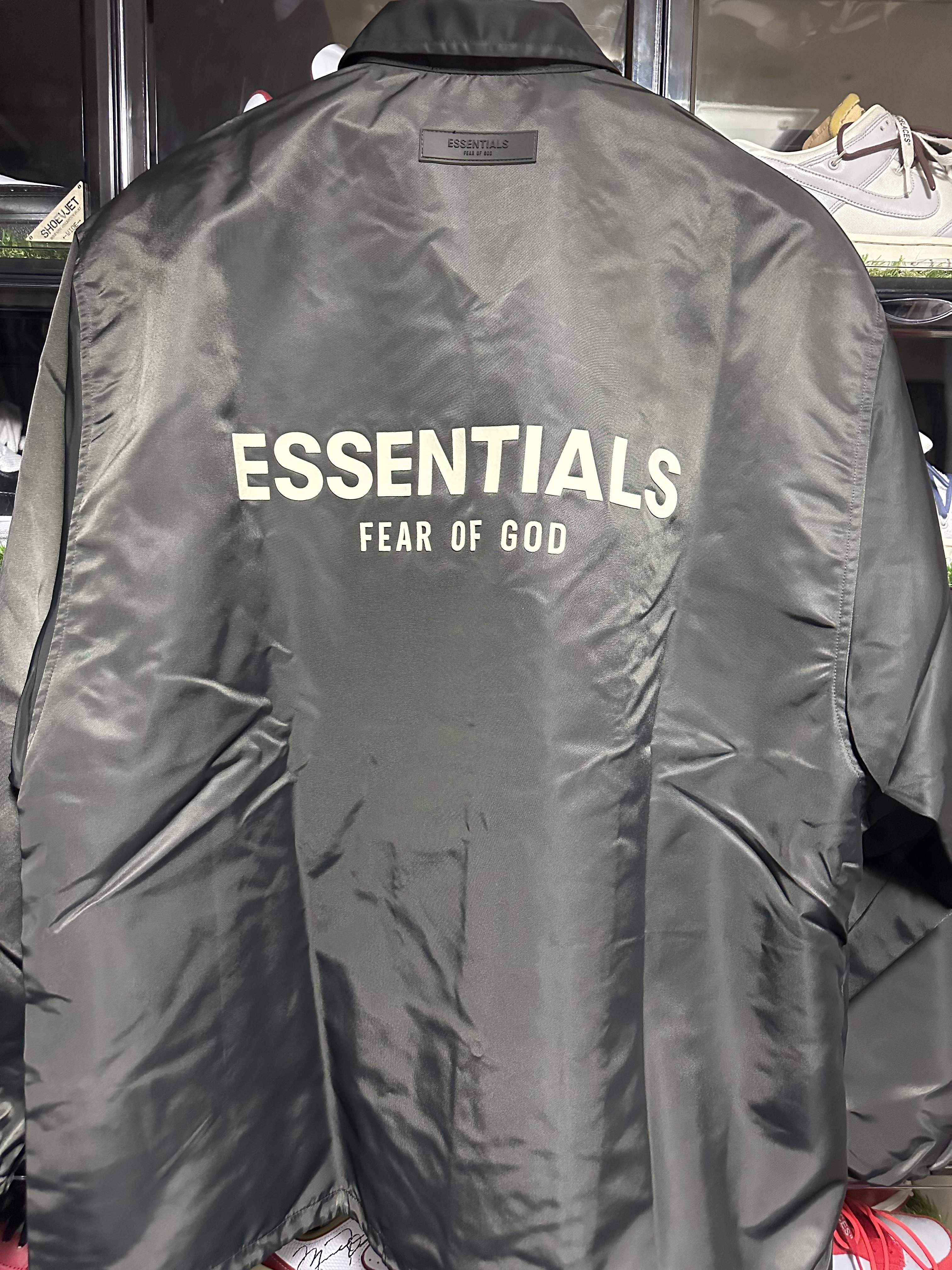 Essentials Coaches Jacket Iron - 22SS 착용 스타일 - 1