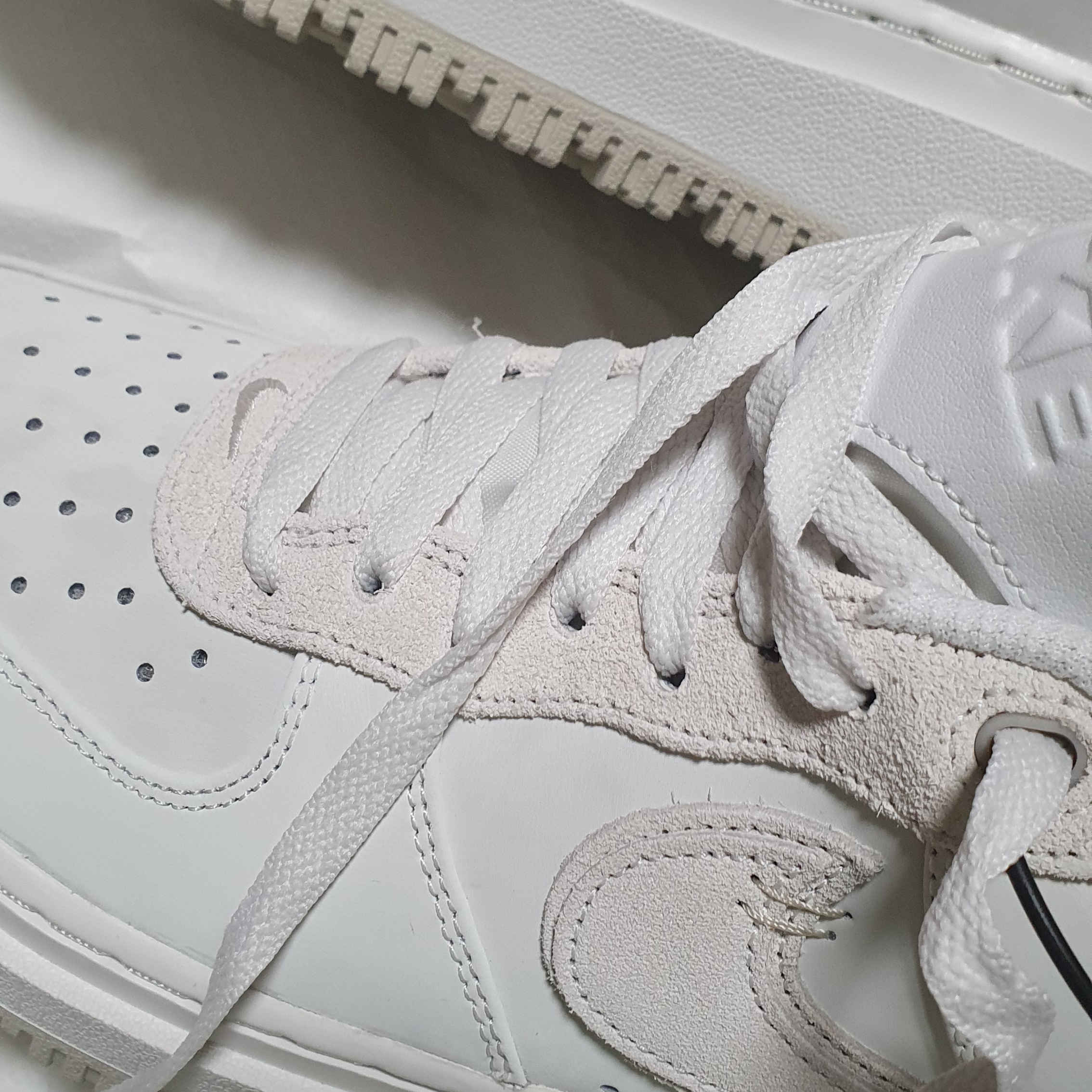 Nike Air Force 1 Luxe Summit White 착용 스타일