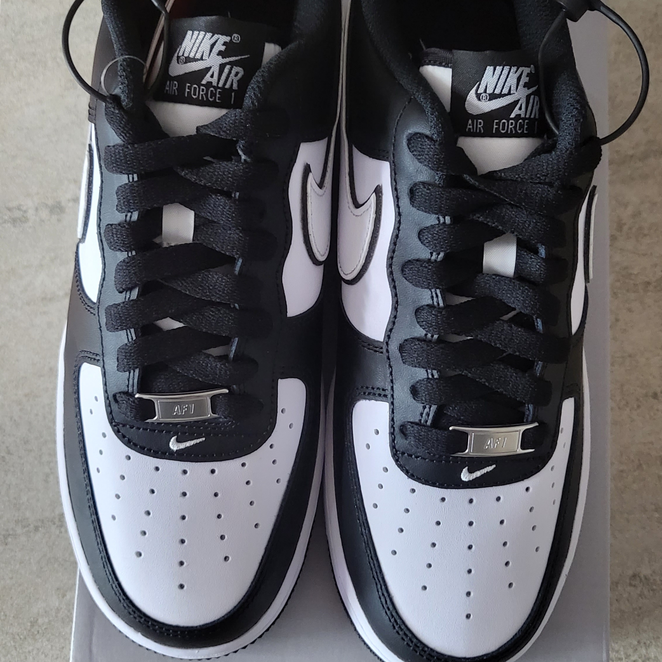 Nike Air Force 1 '07 Black White 착용 스타일 - 1